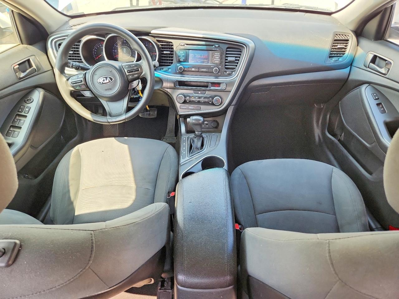 2015 Kia Optima Lx Белый vin: KNAGM4A77F5575355
