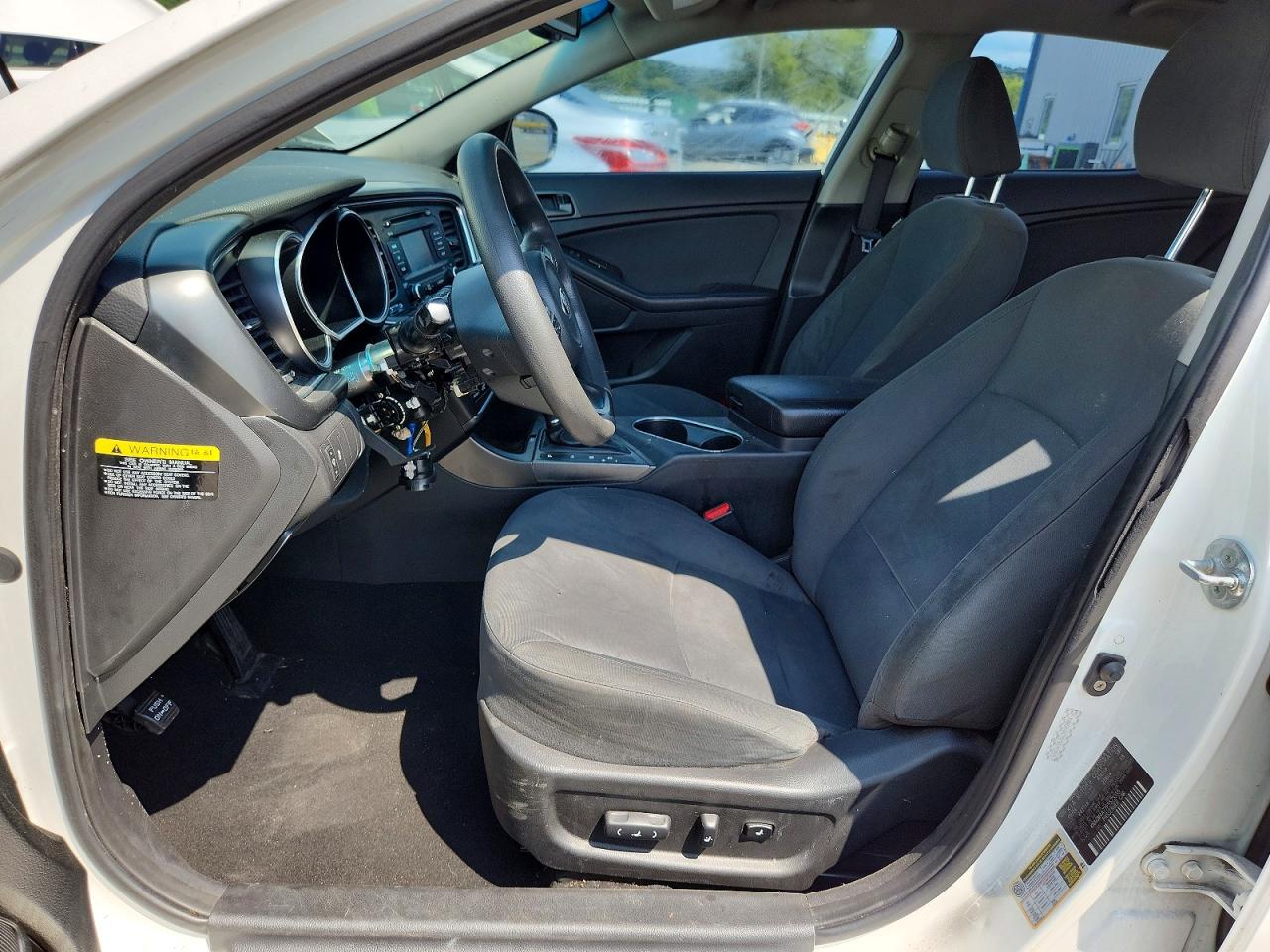 2015 Kia Optima Lx Белый vin: KNAGM4A77F5575355