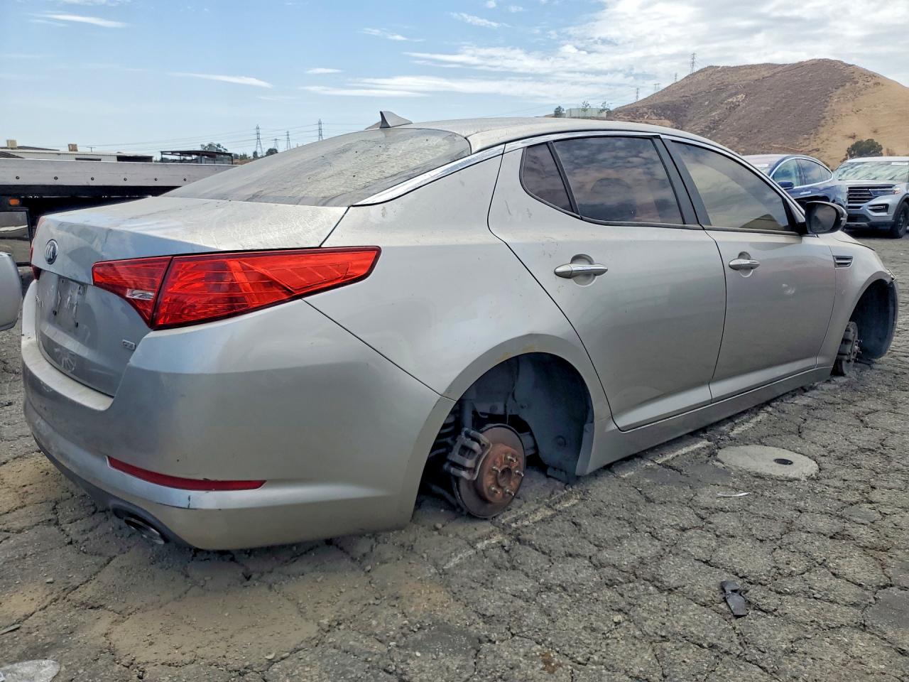 2013 Kia Optima Lx Tan vin: KNAGM4A78D5419712