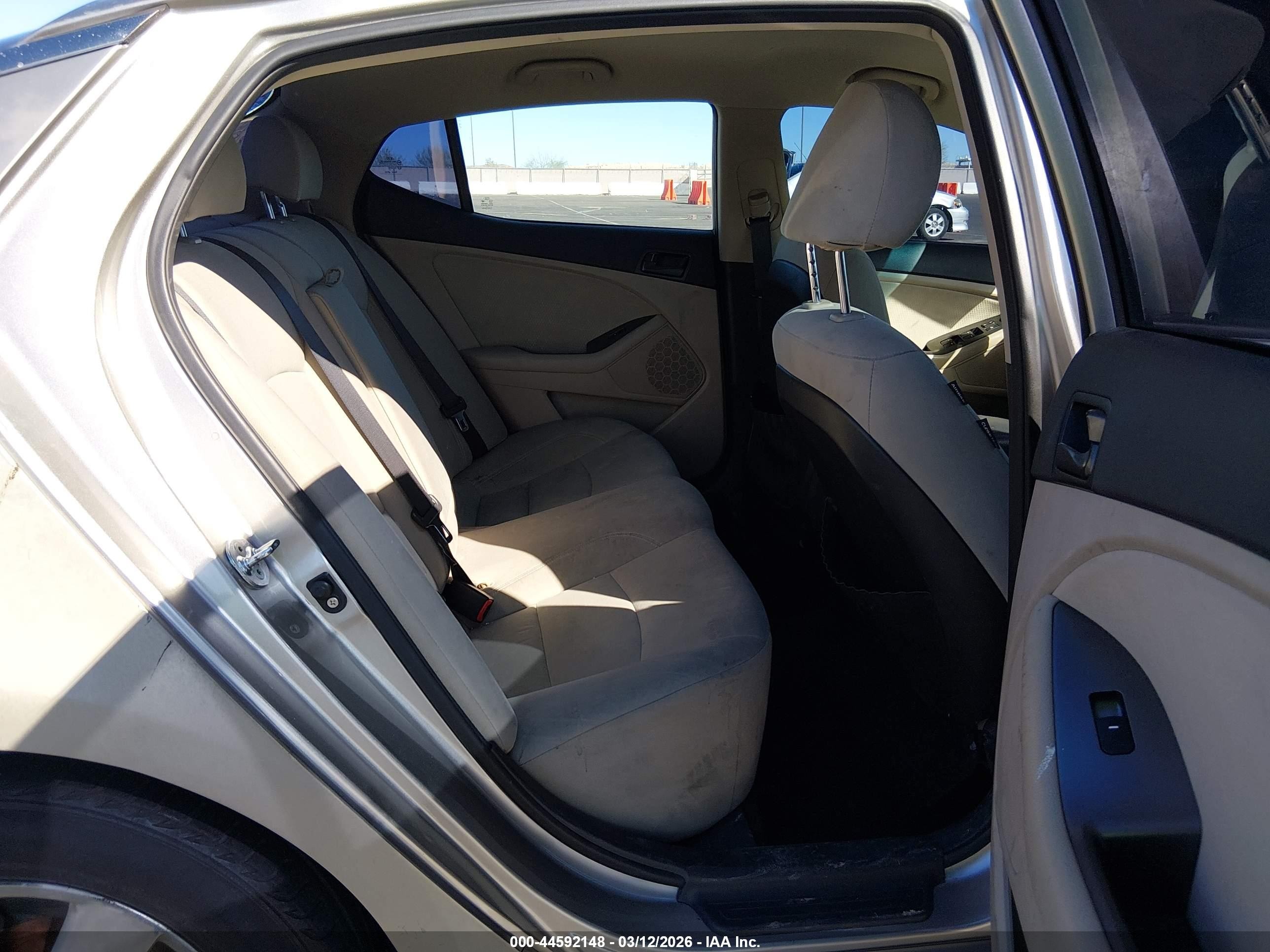 2014 Kia Optima Lx Champagne vin: KNAGM4A78E5475666