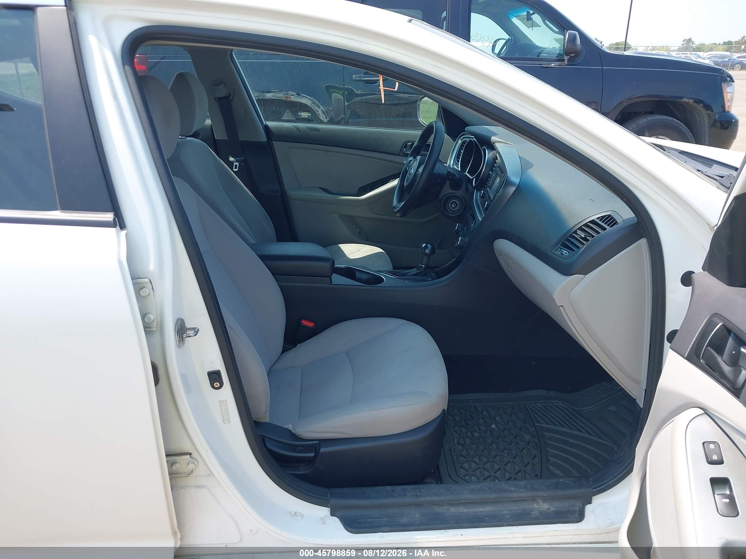 2015 Kia Optima Lx White vin: KNAGM4A78F5548150