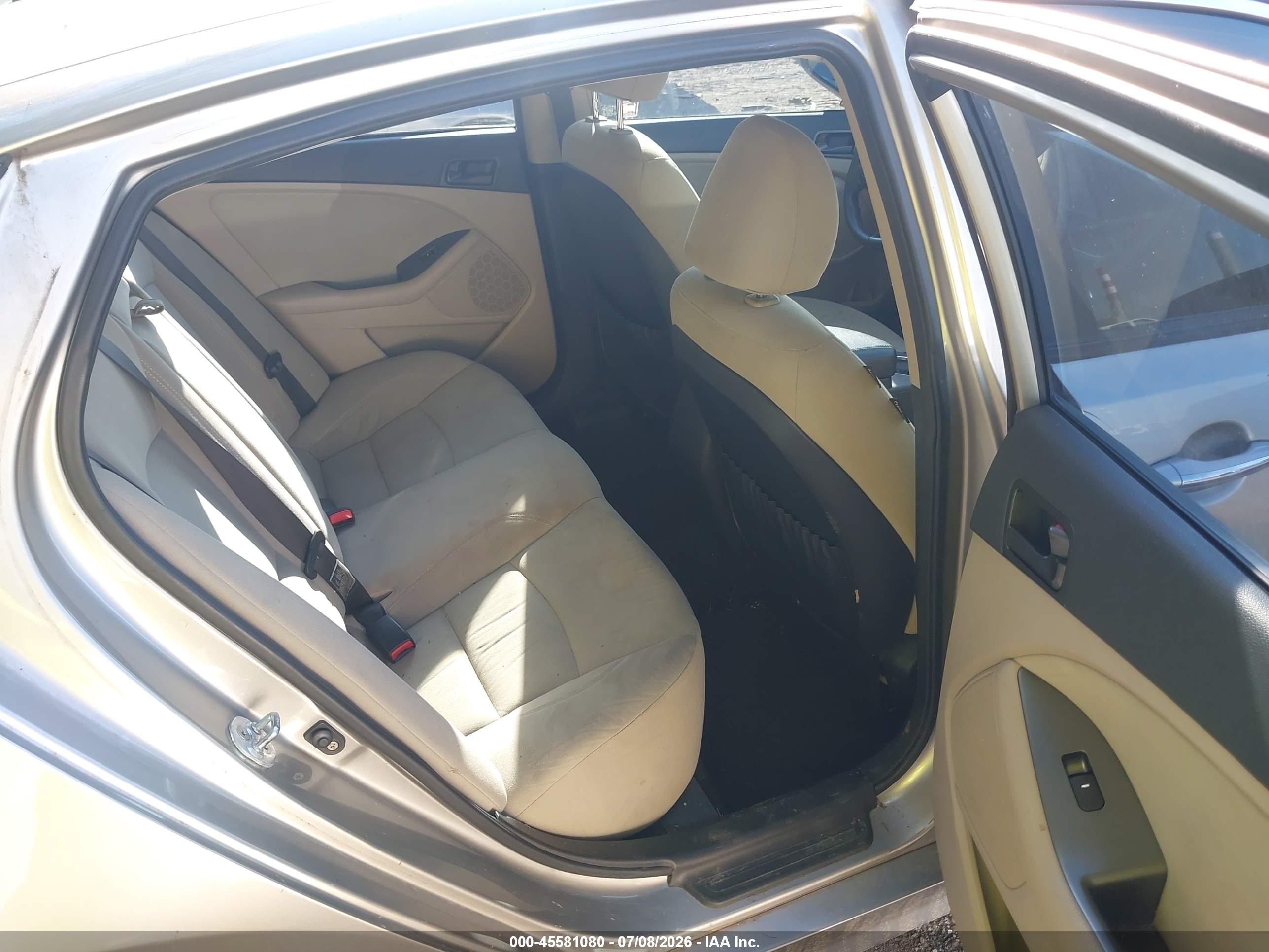 2015 Kia Optima Lx Silver vin: KNAGM4A78F5548262