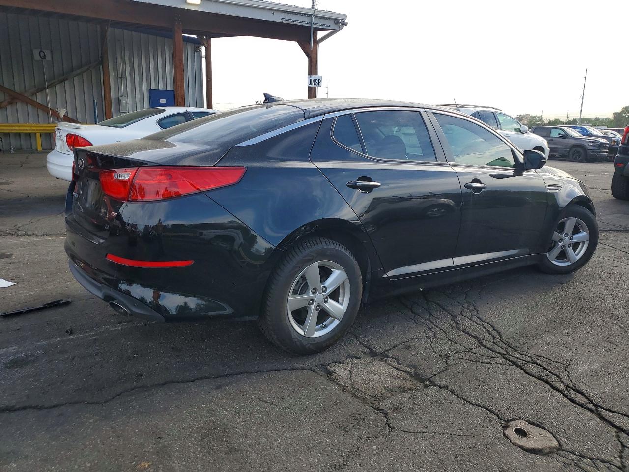 2015 Kia Optima Lx Черный vin: KNAGM4A78F5651908