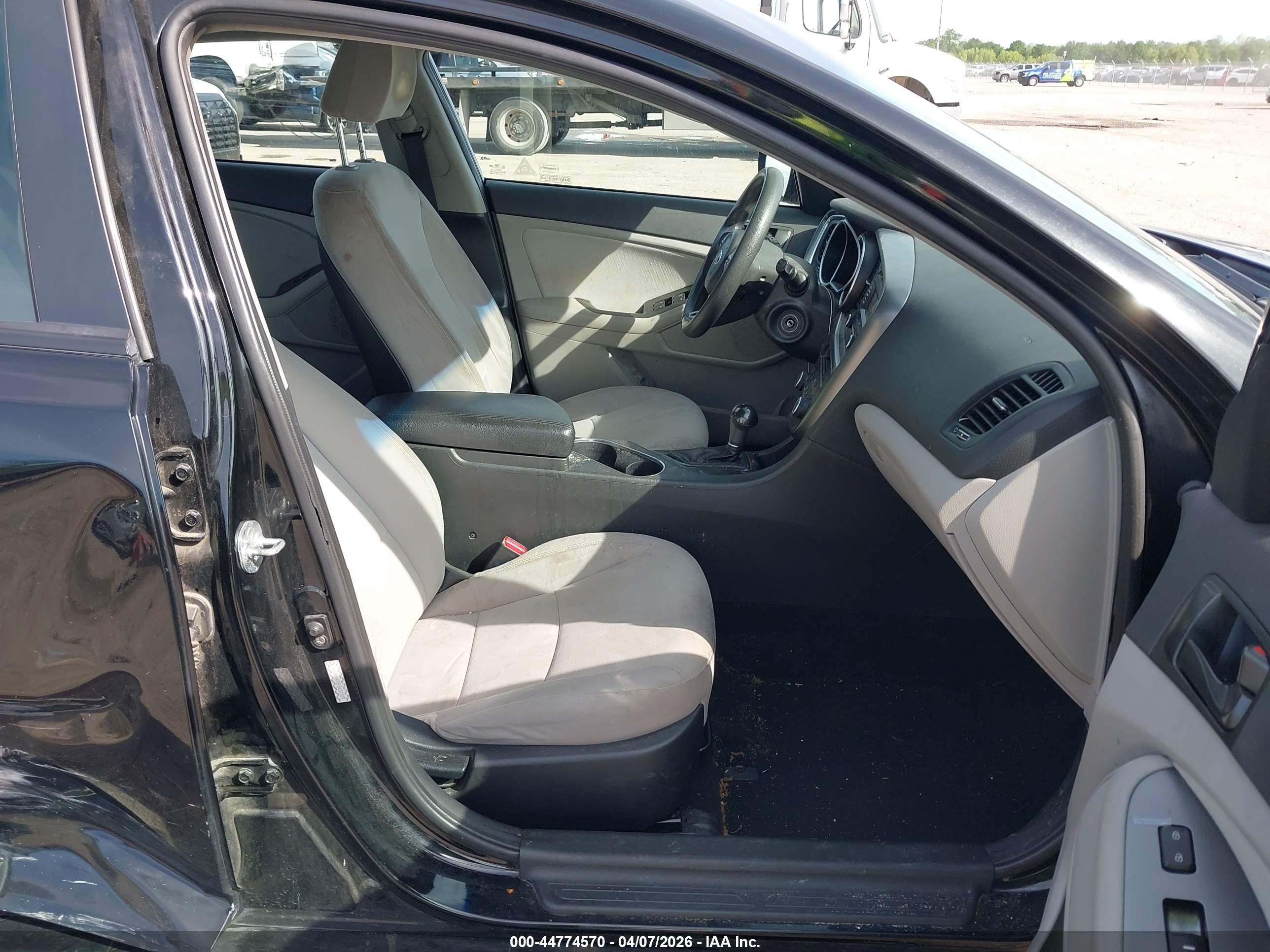 2015 Kia Optima Lx Black vin: KNAGM4A78F5653285