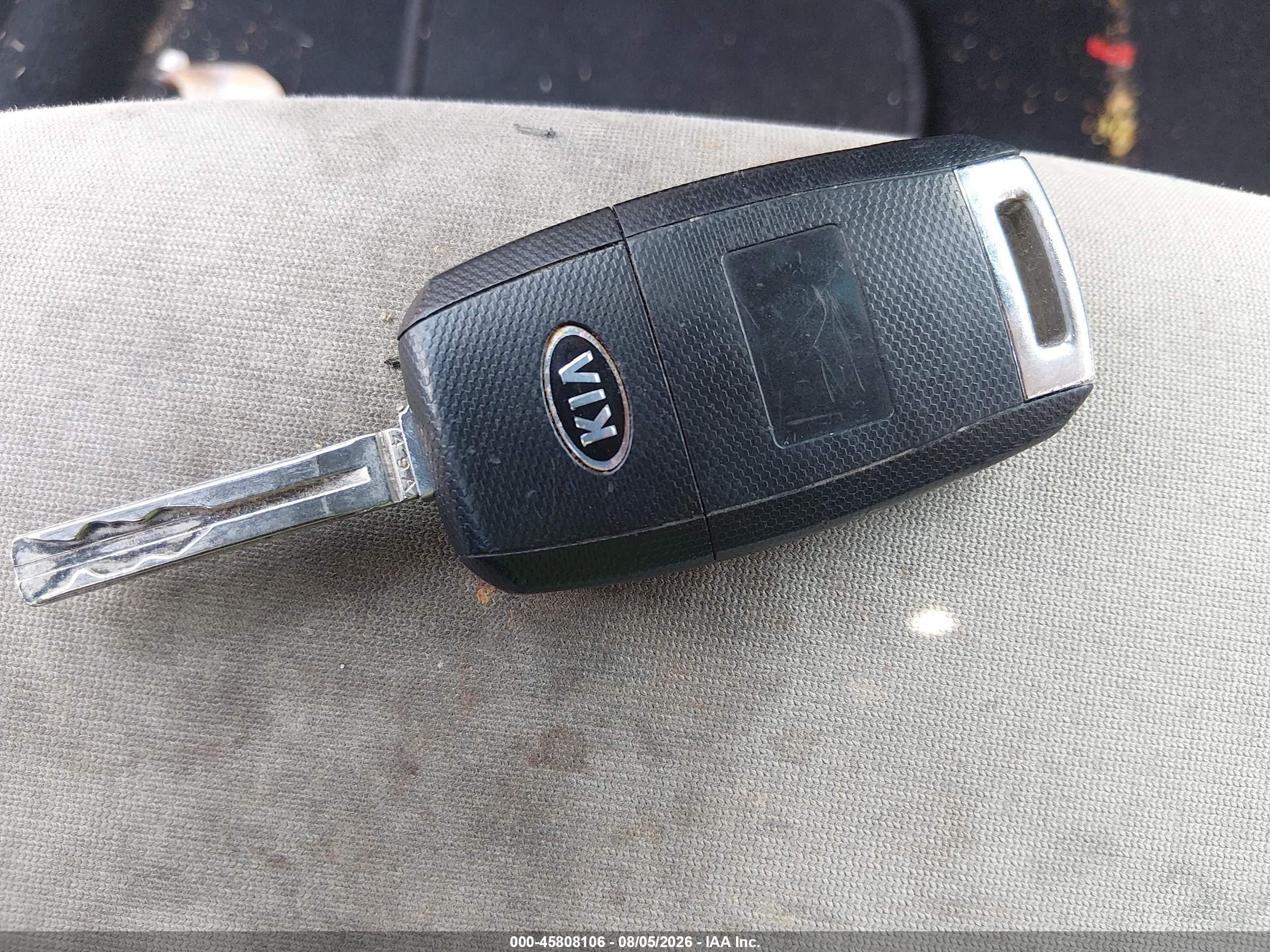 2015 Kia Optima Lx Серый vin: KNAGM4A79F5584574
