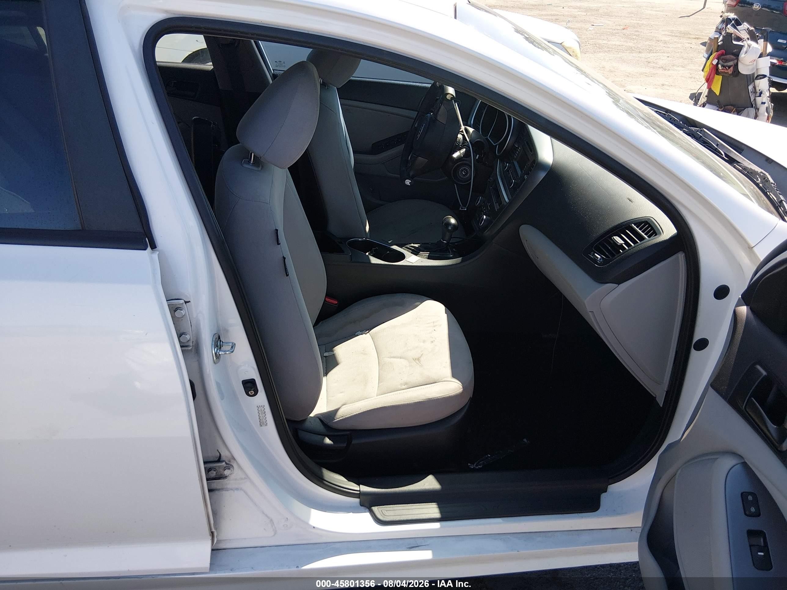 2015 Kia Optima Lx White vin: KNAGM4A79F5612468