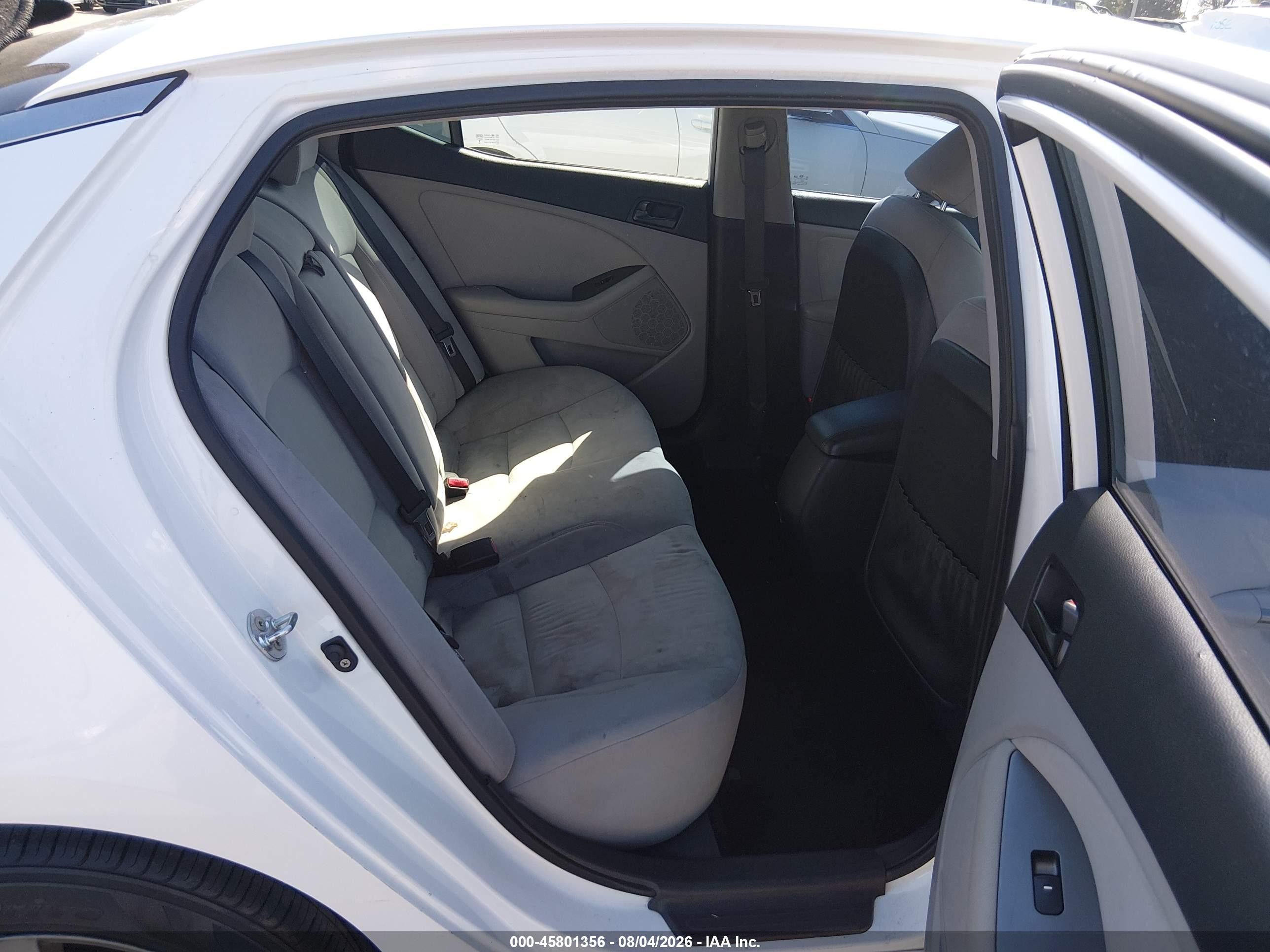 2015 Kia Optima Lx White vin: KNAGM4A79F5612468