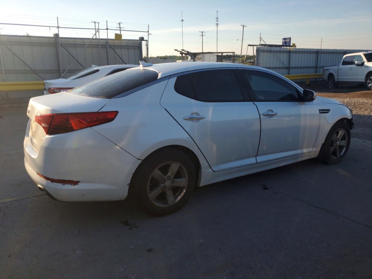 2015 Kia Optima Lx White vin: KNAGM4A79F5635703
