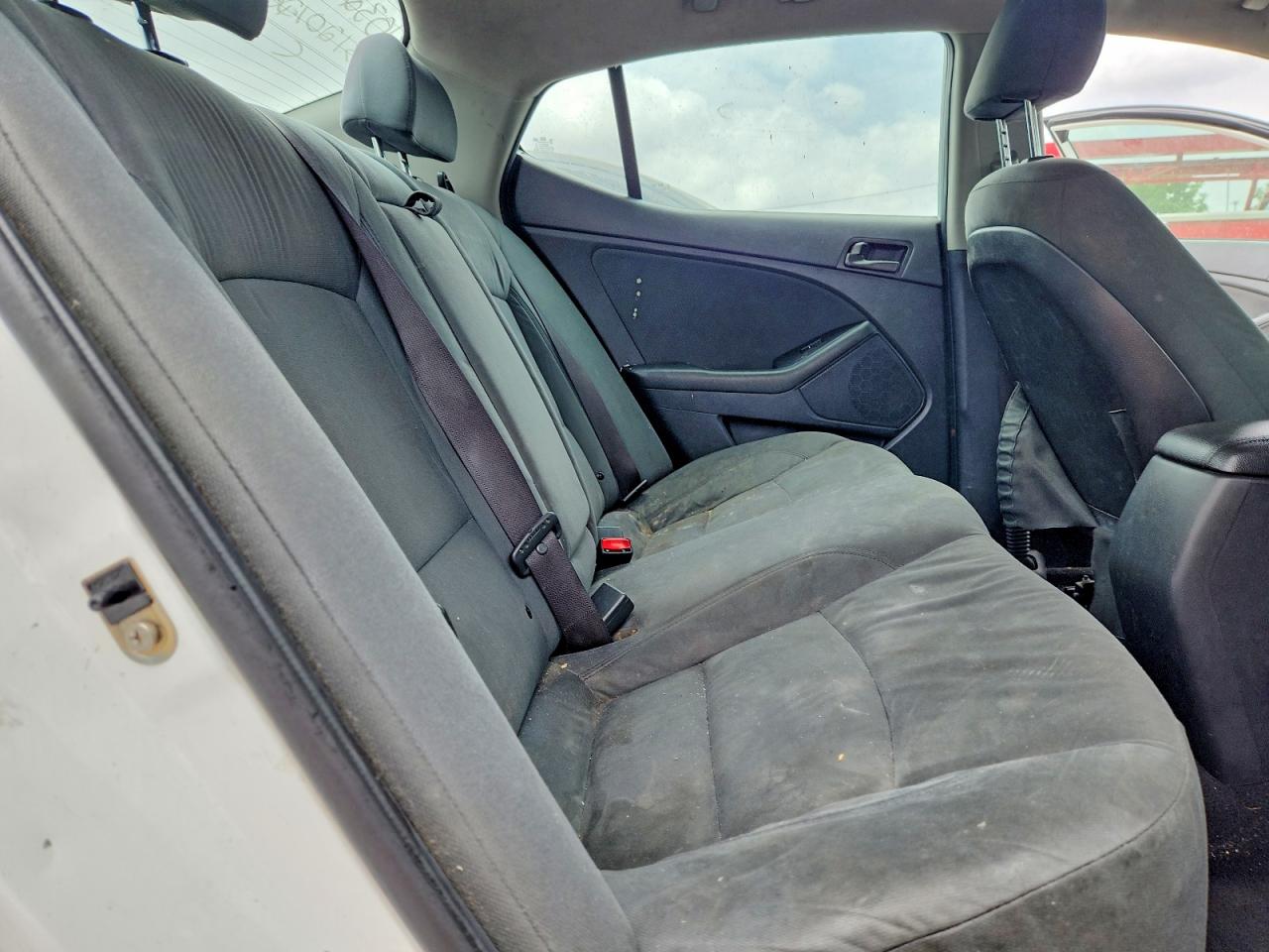 2015 Kia Optima Lx White vin: KNAGM4A79F5664019