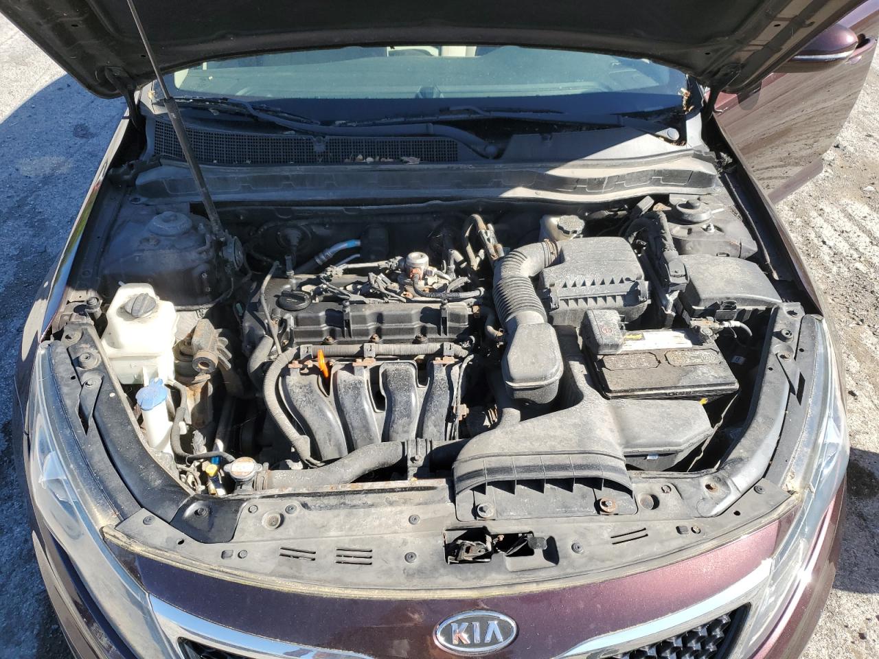 2011 Kia Optima Lx Maroon vin: KNAGM4A7XB5126763