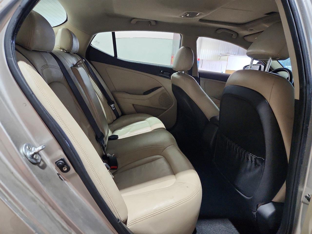 2011 Kia Optima Lx Серебряный vin: KNAGM4A7XB5161982