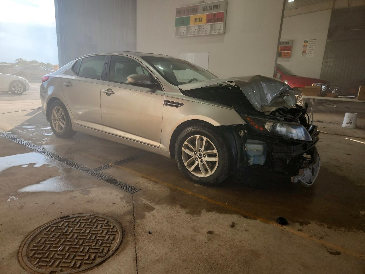 2011 Kia Optima Lx Серебряный vin: KNAGM4A7XB5161982