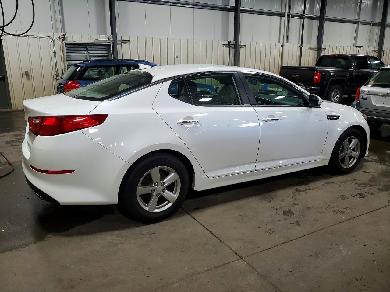 2014 Kia Optima Lx White vin: KNAGM4A7XE5501006