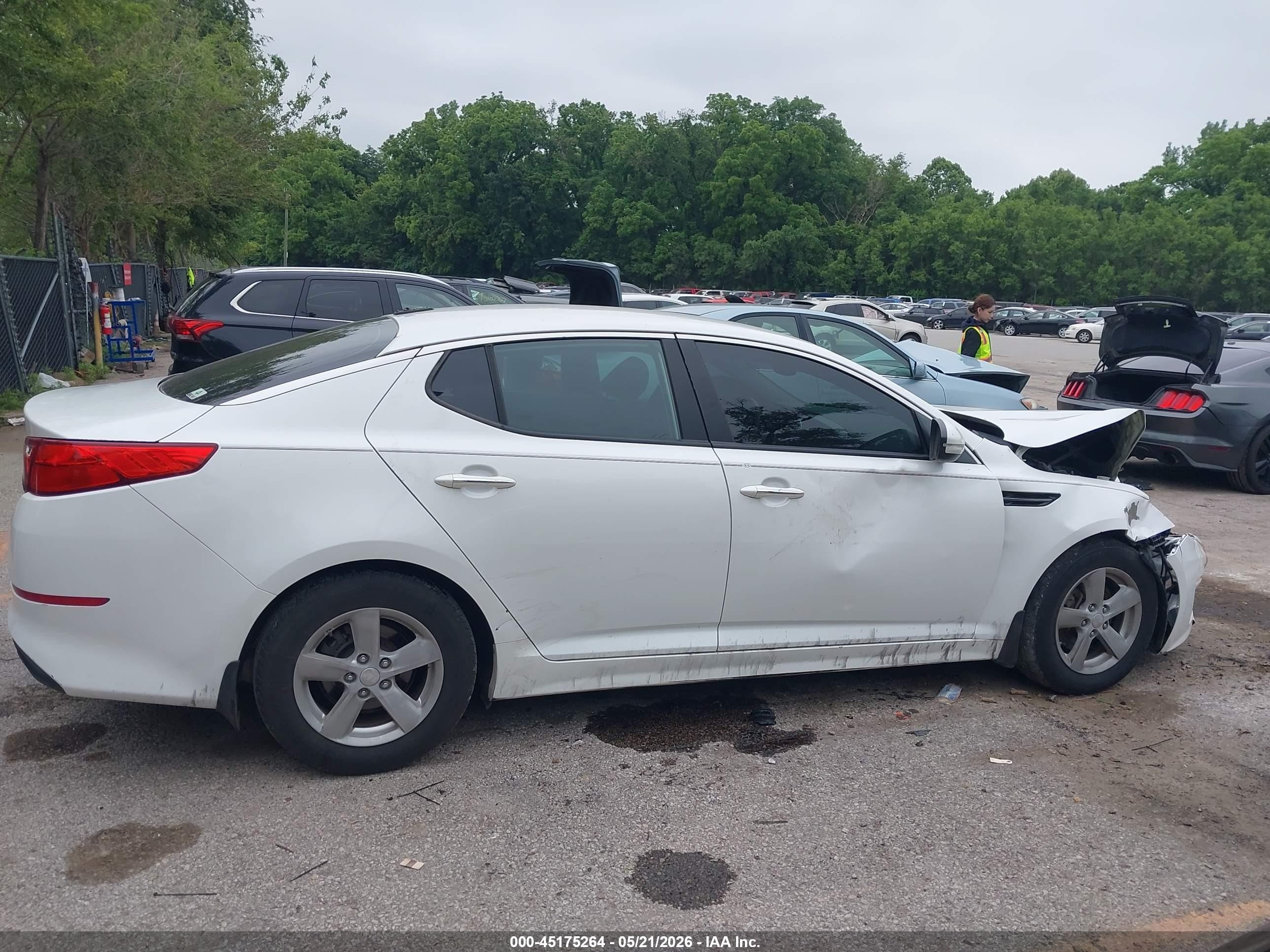 2015 Kia Optima Lx White vin: KNAGM4A7XF5543063