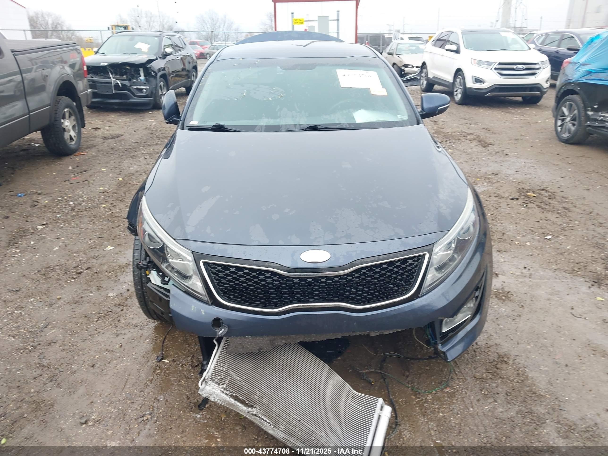 2015 Kia Optima Lx Синий vin: KNAGM4A7XF5555522