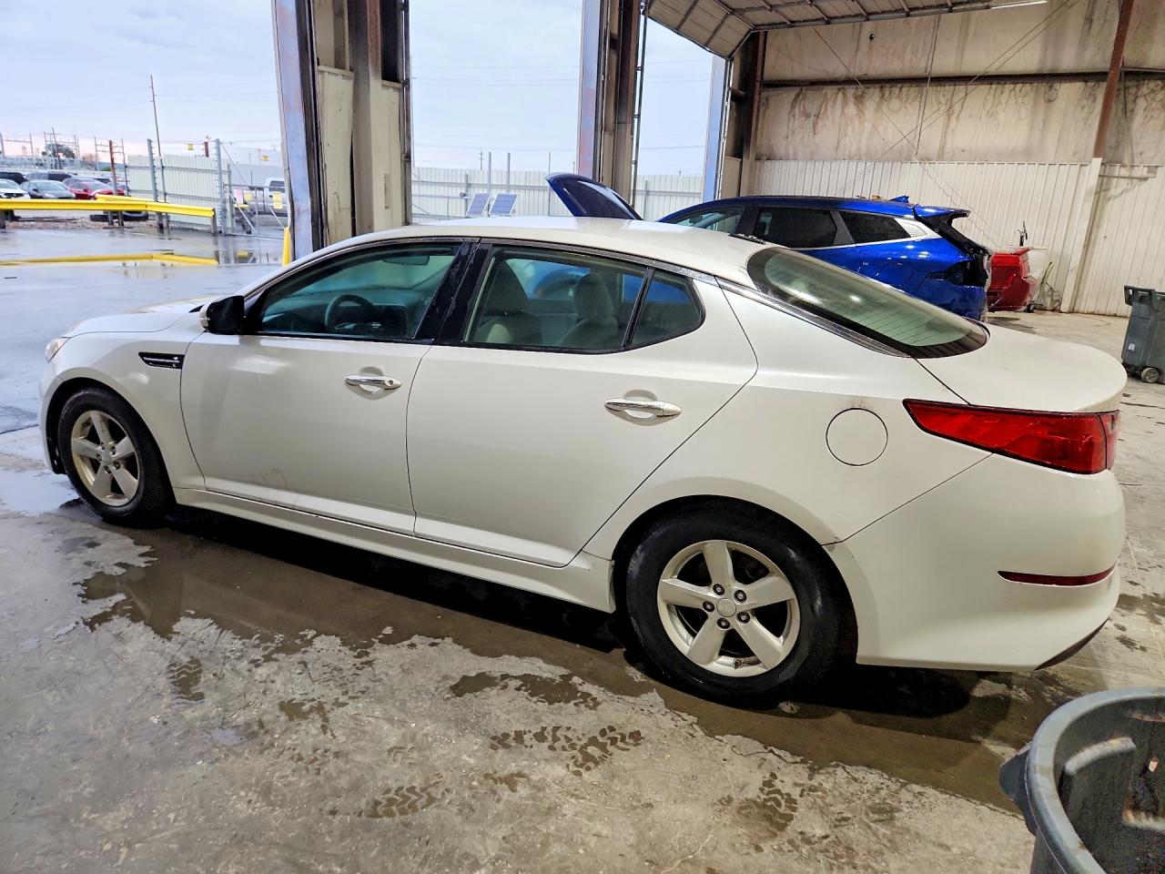 2015 Kia Optima Lx White vin: KNAGM4A7XF5597270