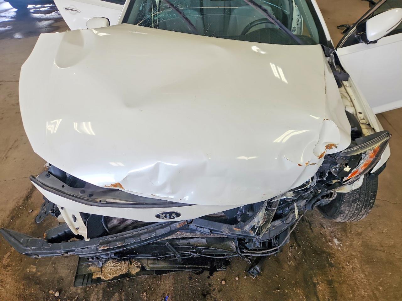 2015 Kia Optima Lx White vin: KNAGM4A7XF5601396
