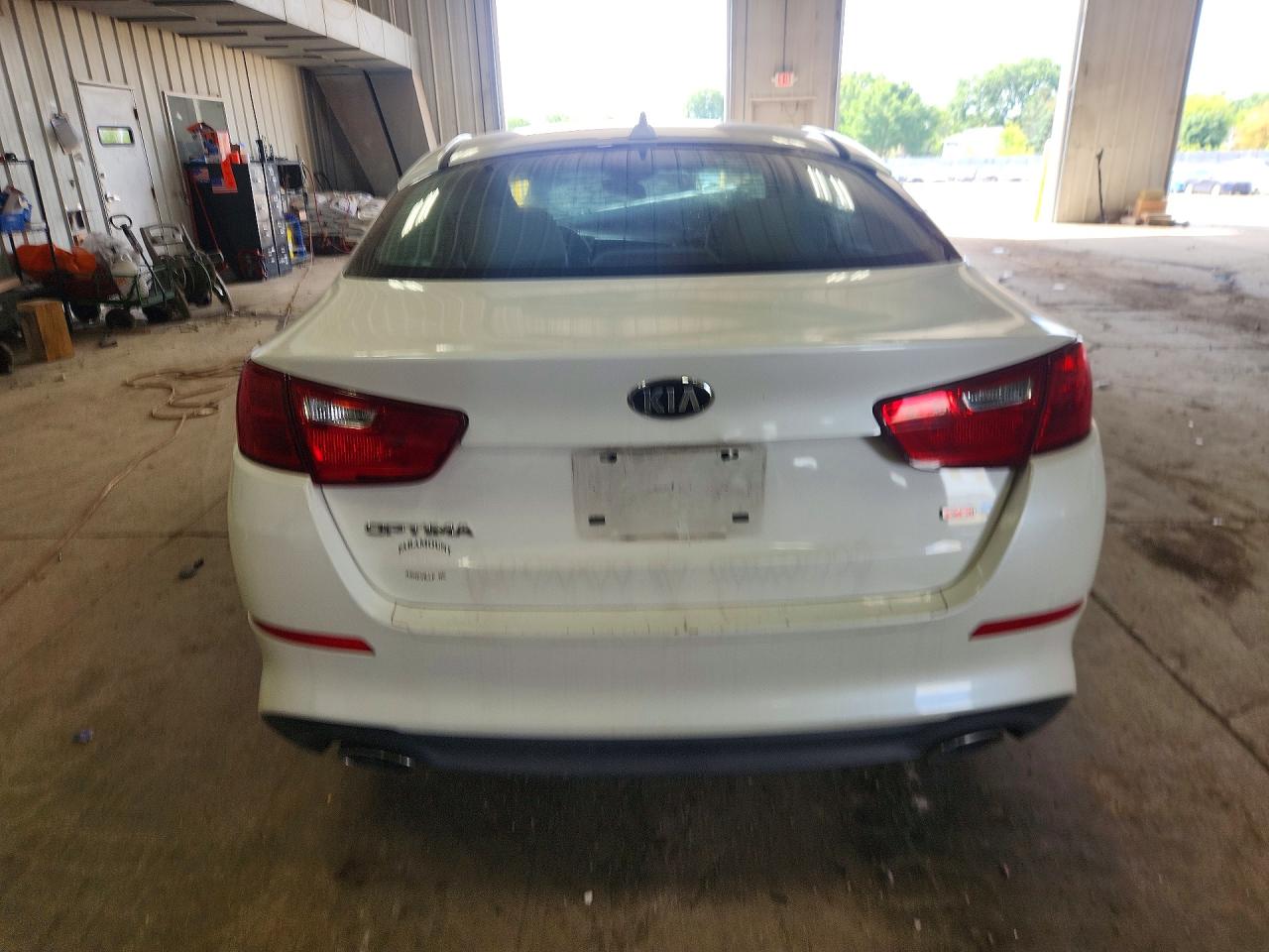 2015 Kia Optima Lx White vin: KNAGM4A7XF5601396