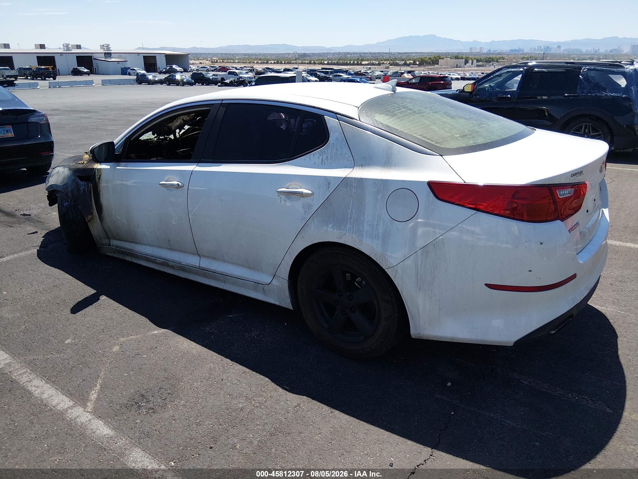 2015 Kia Optima Lx Белый vin: KNAGM4A7XF5643129
