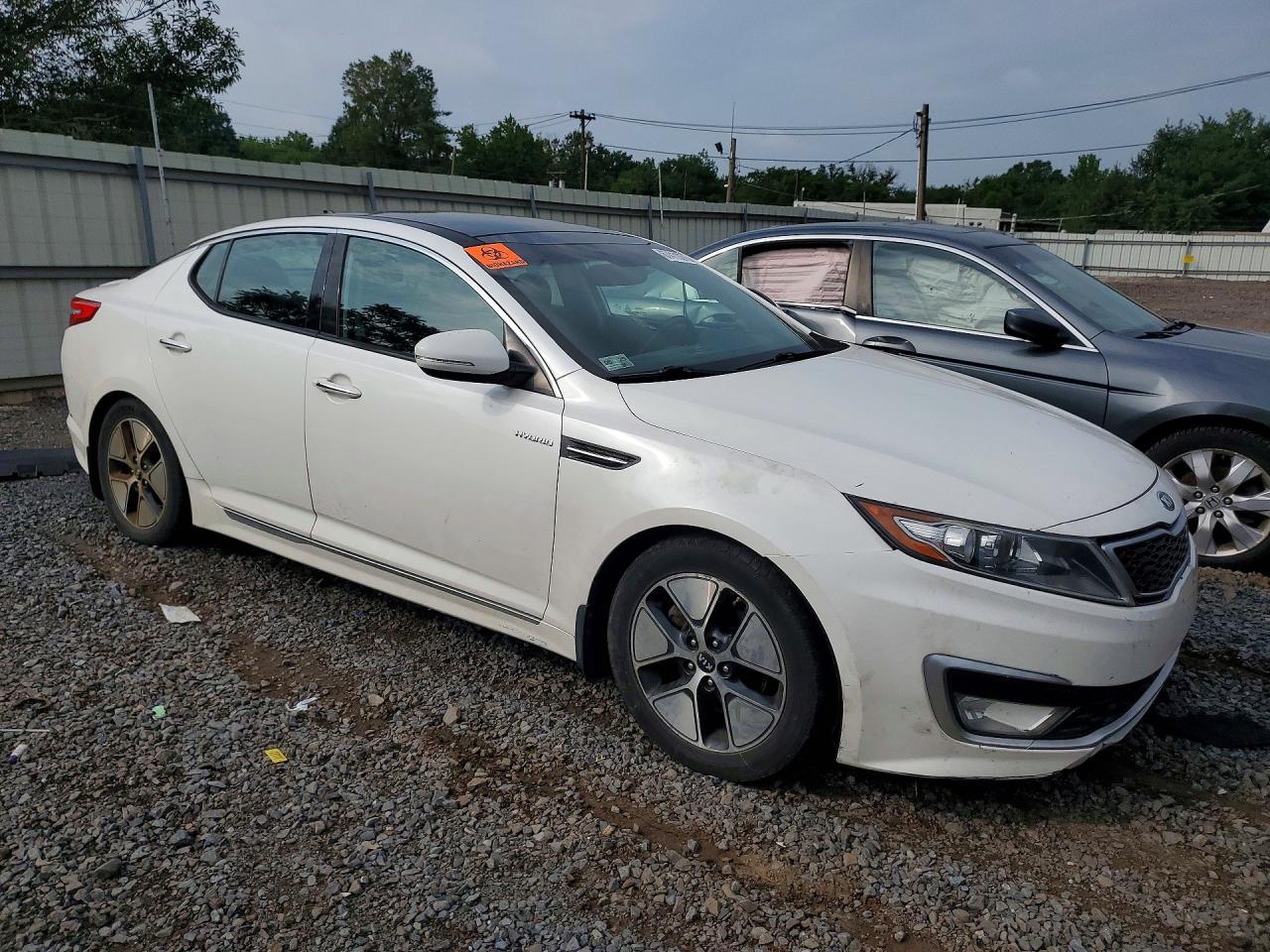 2013 Kia Optima Hybrid White vin: KNAGM4AD1D5040573