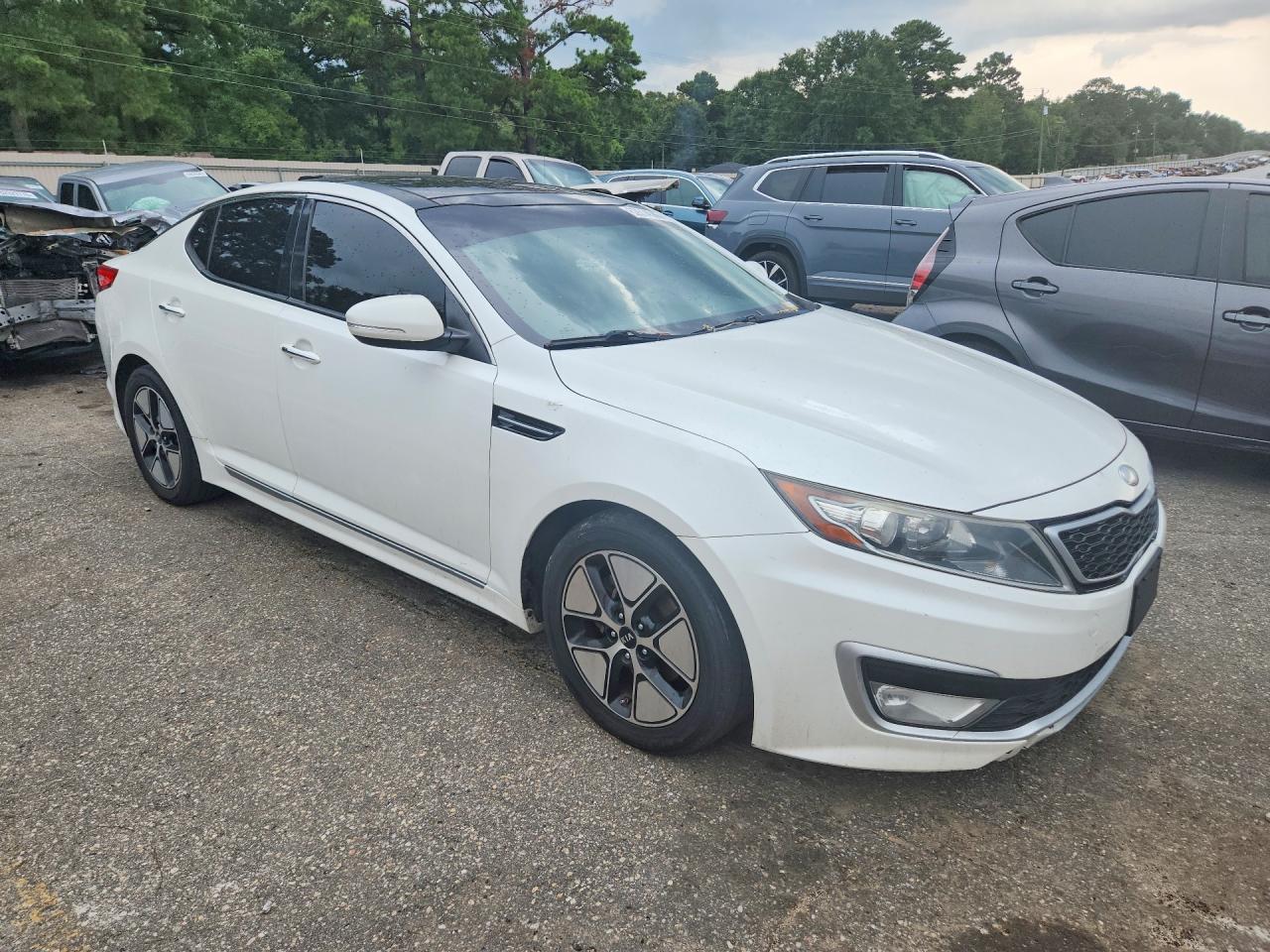 2012 Kia Optima Hybrid White vin: KNAGM4AD2C5031184