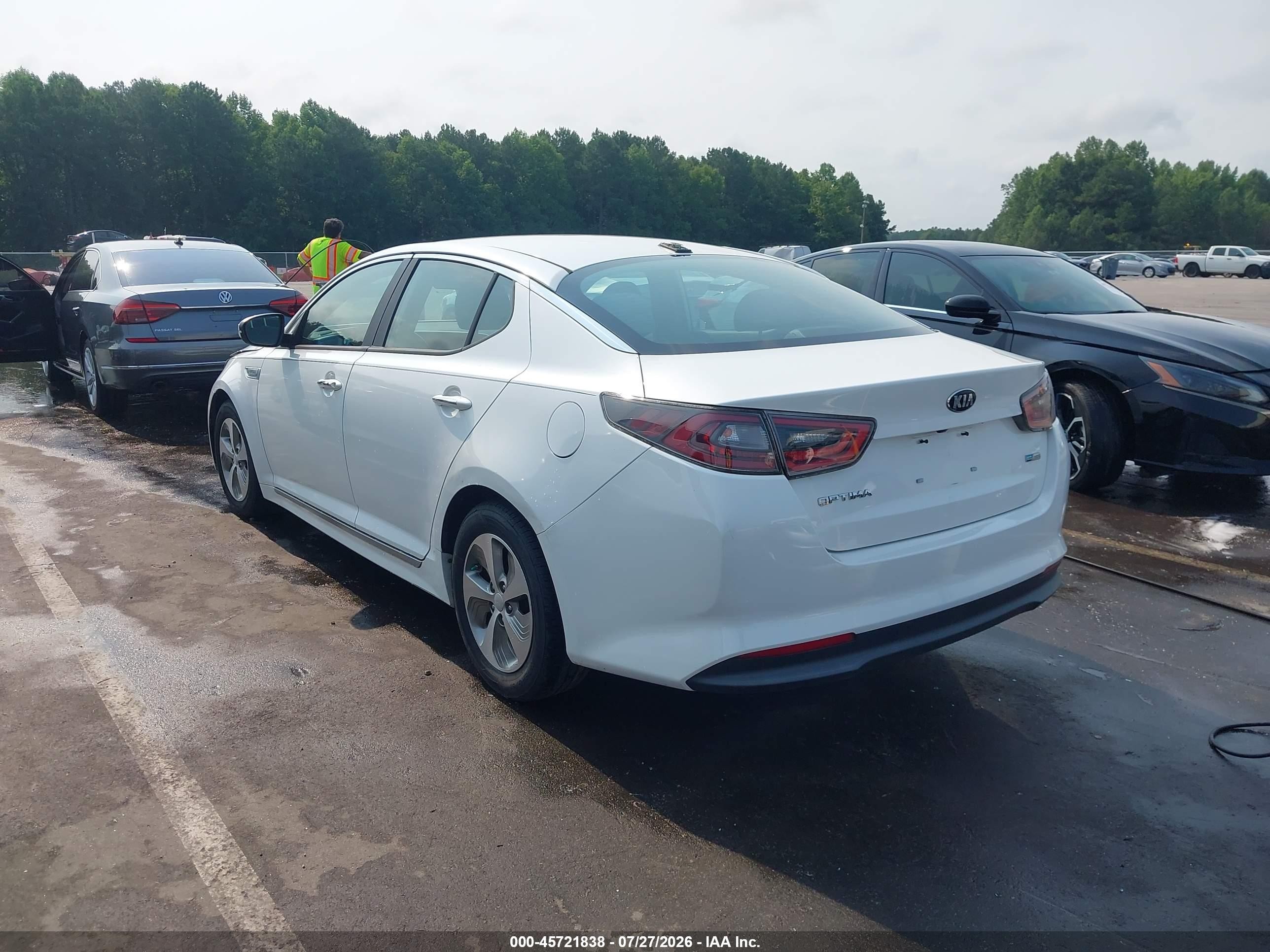 2015 Kia Optima Hybrid   White vin: KNAGM4AD2F5089588