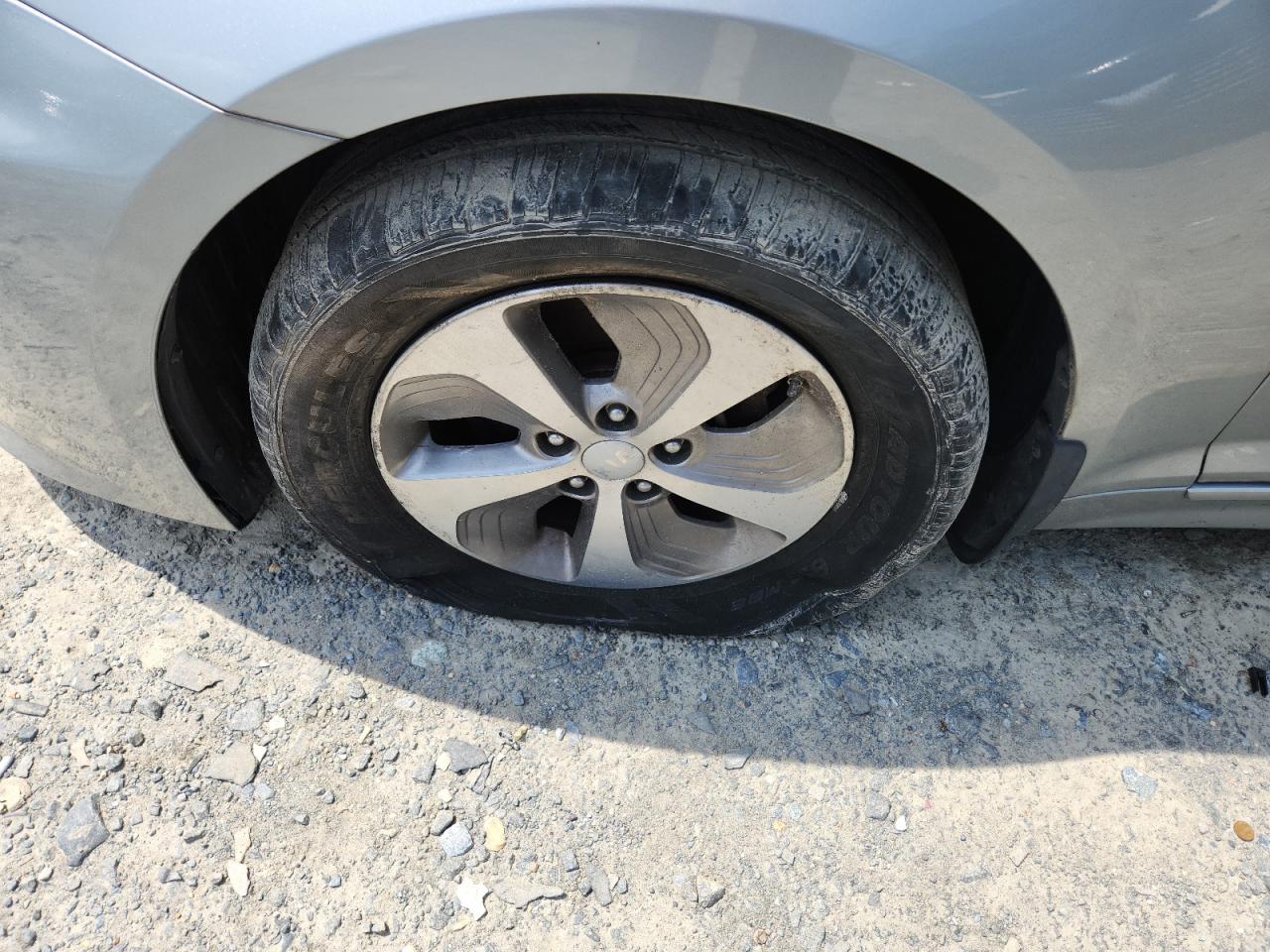 2015 Kia Optima Hybrid Silver vin: KNAGM4AD3F5086232 Damage: Left Front Wheel, Curb Rash, > 12 Inches