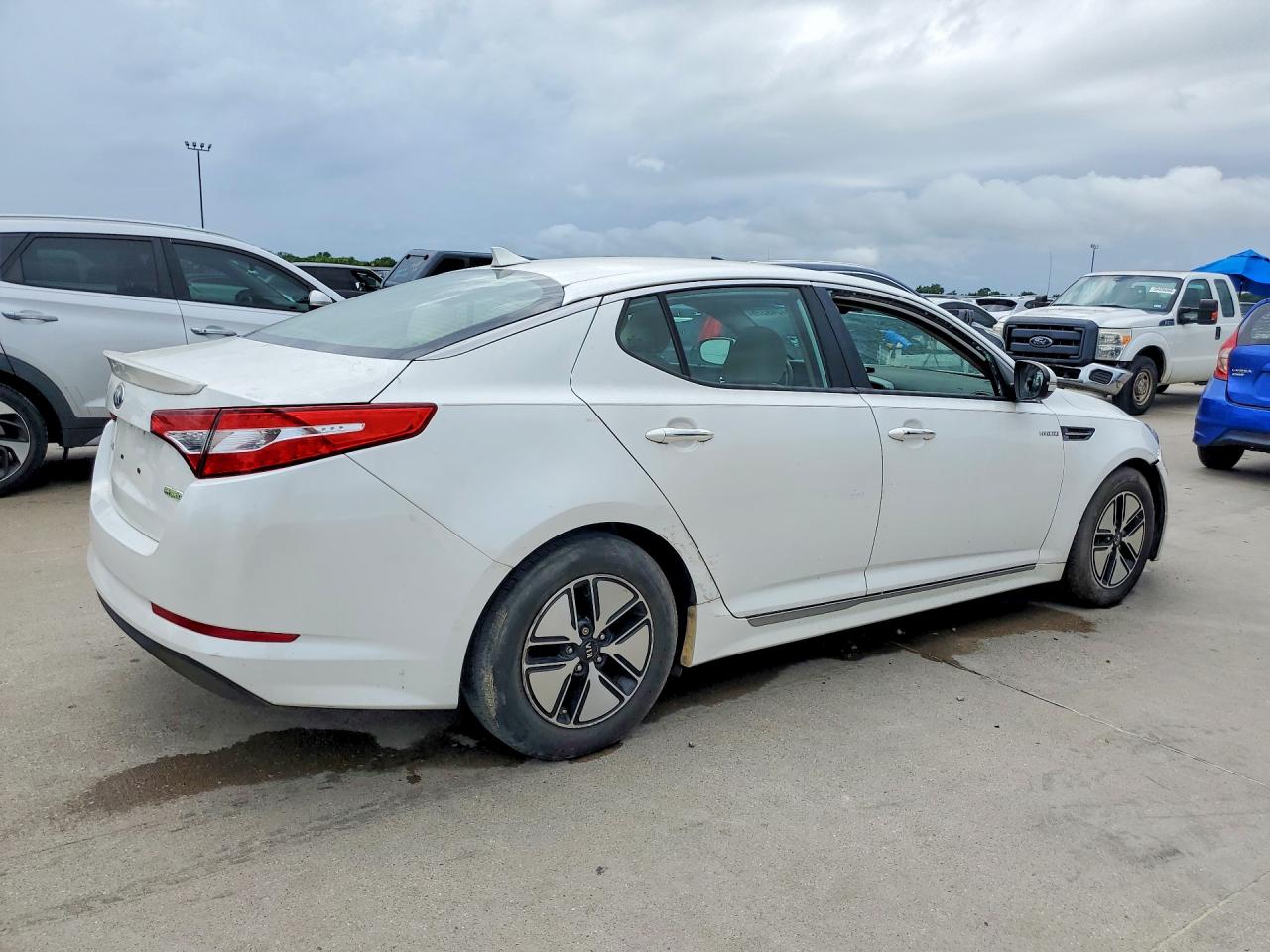 2013 Kia Optima Hybrid Белый vin: KNAGM4AD4D5042219