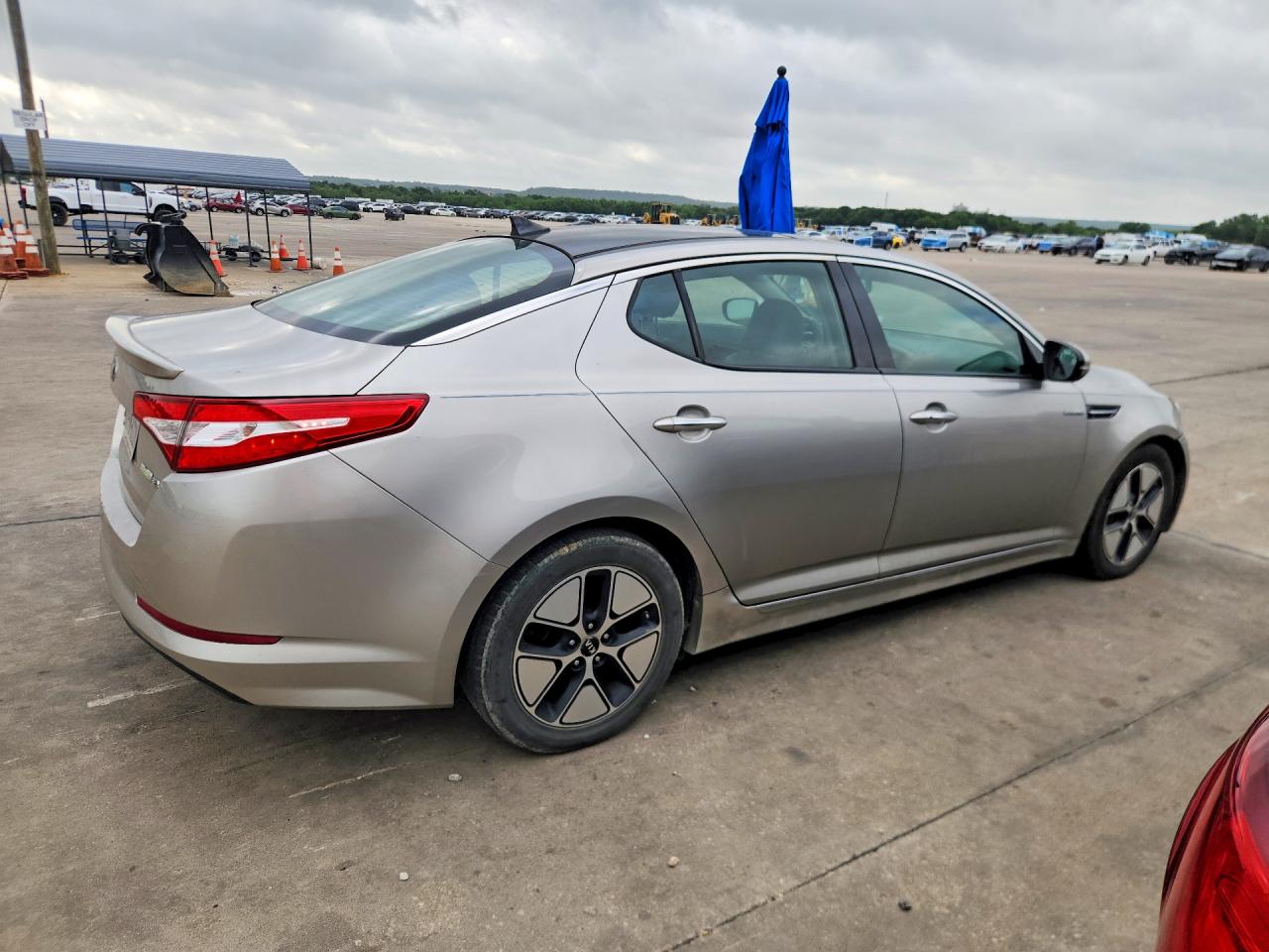 2013 Kia Optima Hybrid Серебряный vin: KNAGM4AD6D5047518