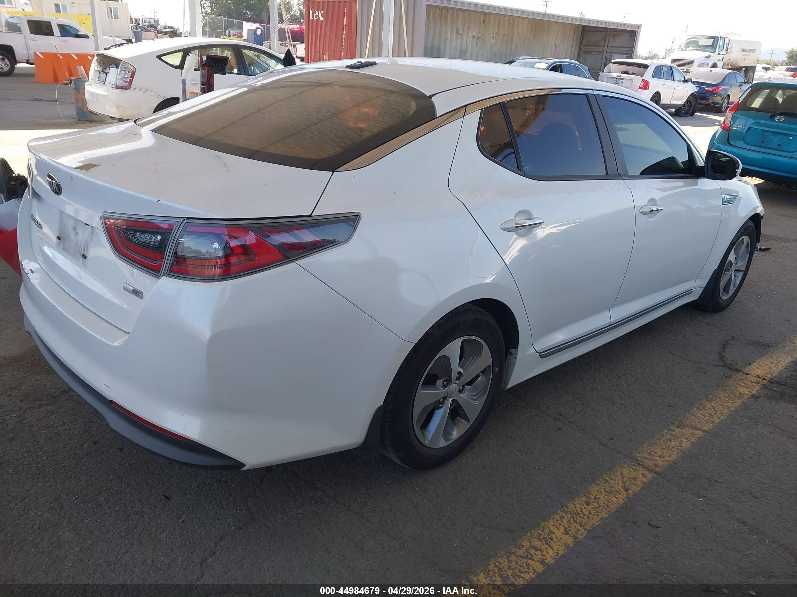 2015 Kia Optima Hybrid   White vin: KNAGM4AD6F5079596