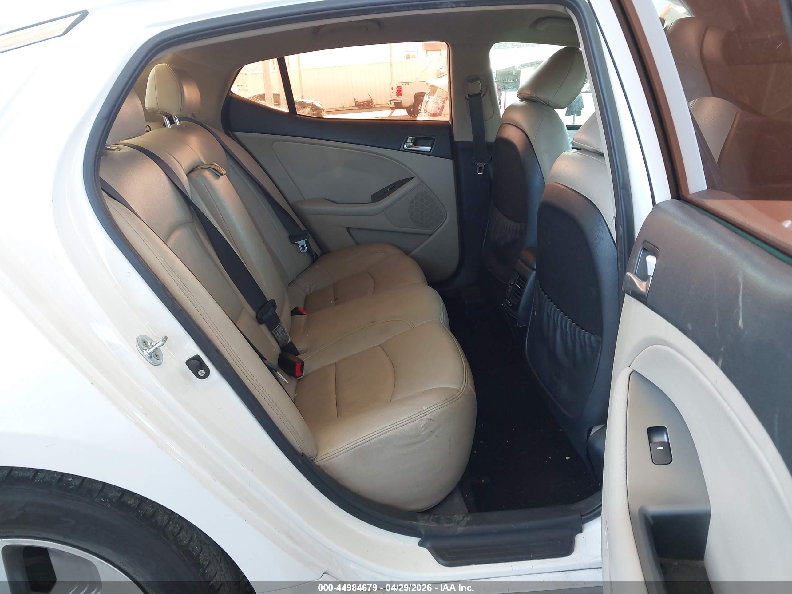 2015 Kia Optima Hybrid   White vin: KNAGM4AD6F5079596