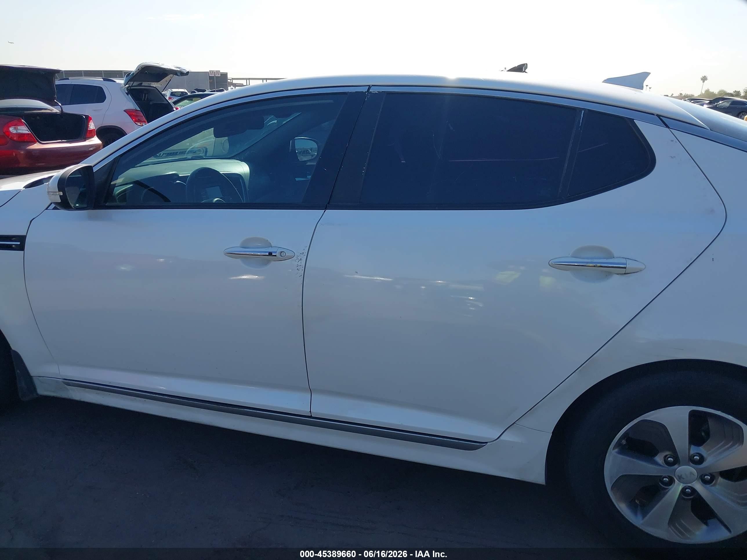 2015 Kia Optima Hybrid   White vin: KNAGM4ADXF5078810