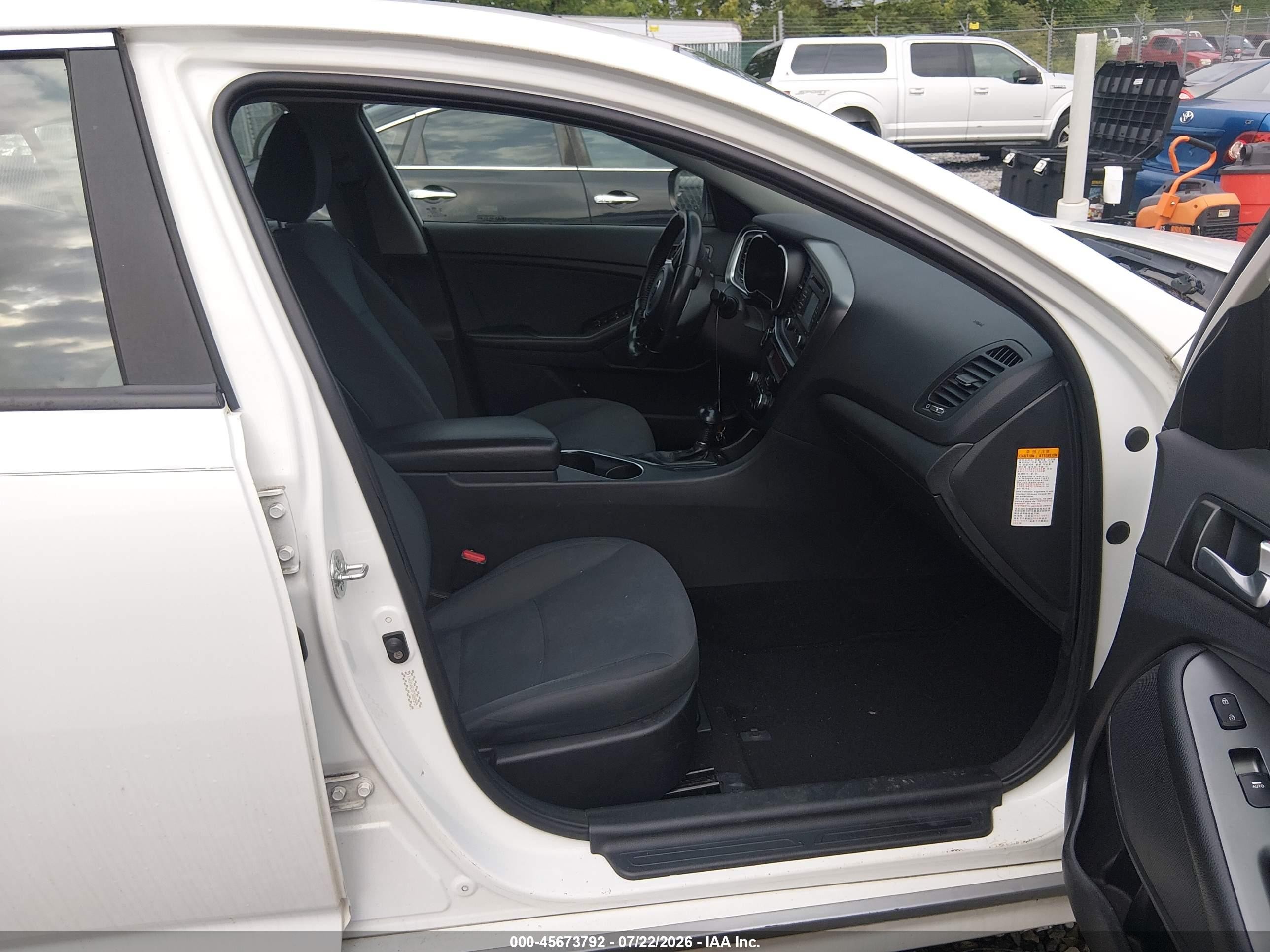 2015 Kia Optima Hybrid   Белый vin: KNAGM4ADXF5089595
