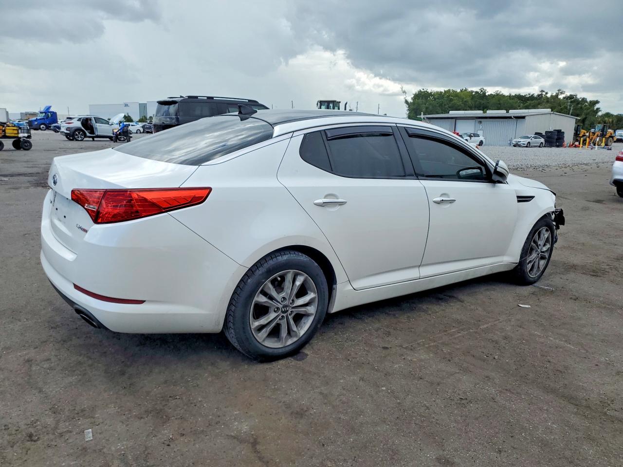2011 Kia Optima Ex Turbo Белый vin: KNAGN4A61B5134836