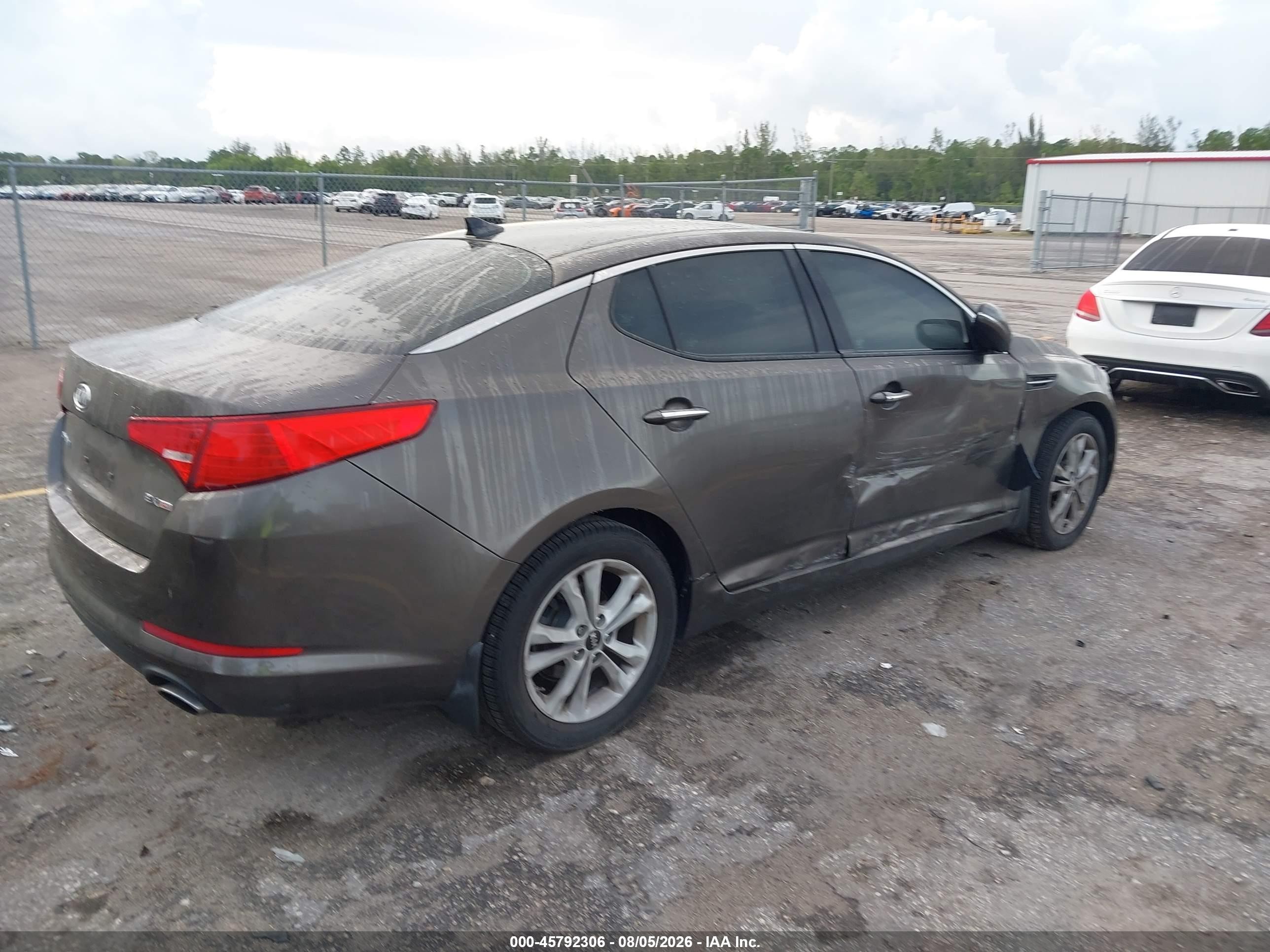 2011 Kia Optima Ex Brown vin: KNAGN4A70B5179565