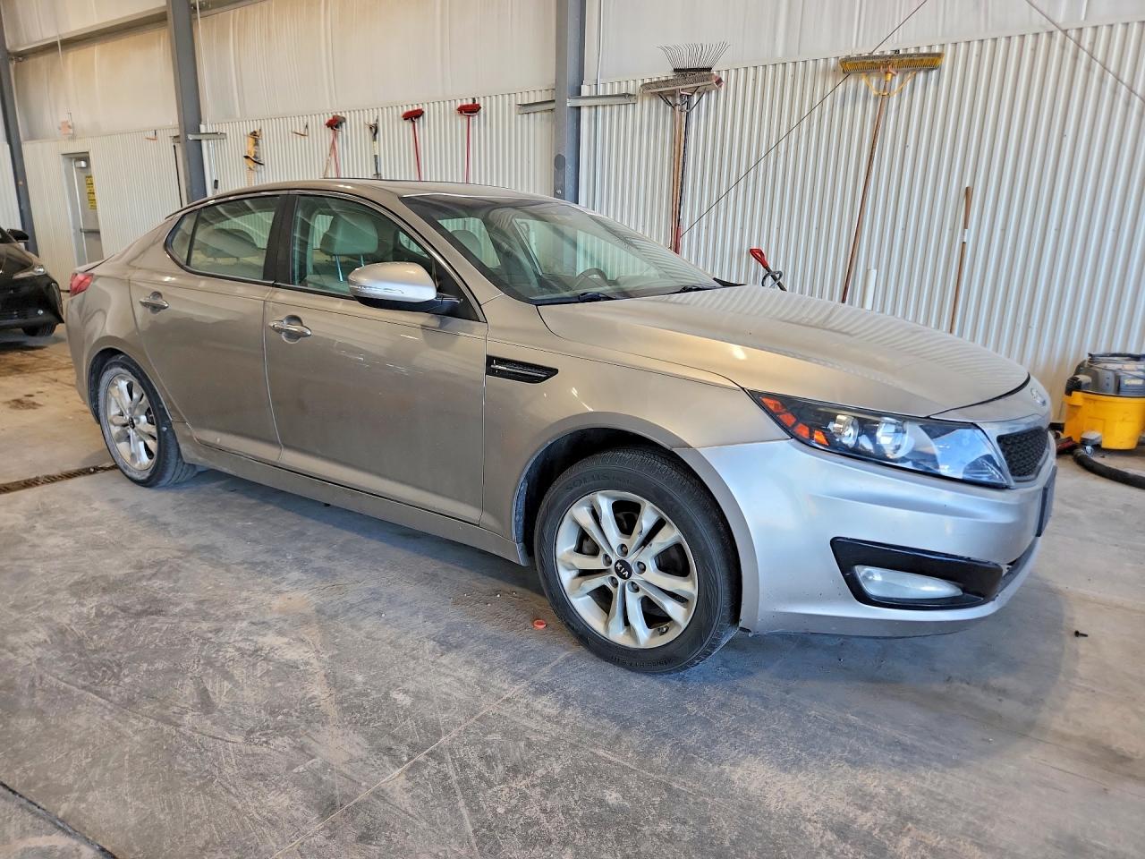 2011 Kia Optima Ex Серебряный vin: KNAGN4A71B5081807