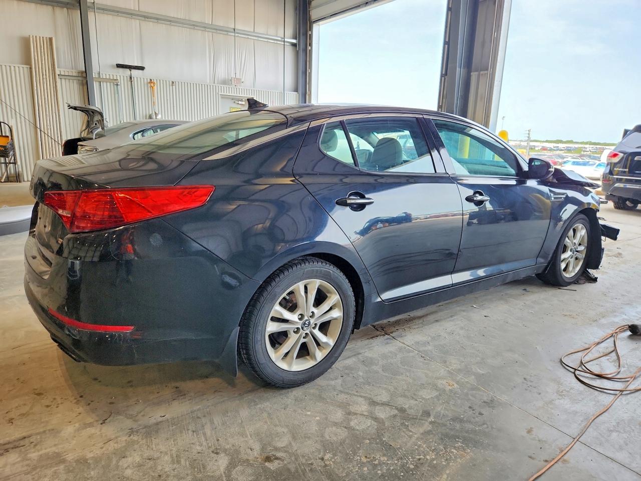2011 Kia Optima Ex Black vin: KNAGN4A72B5099720
