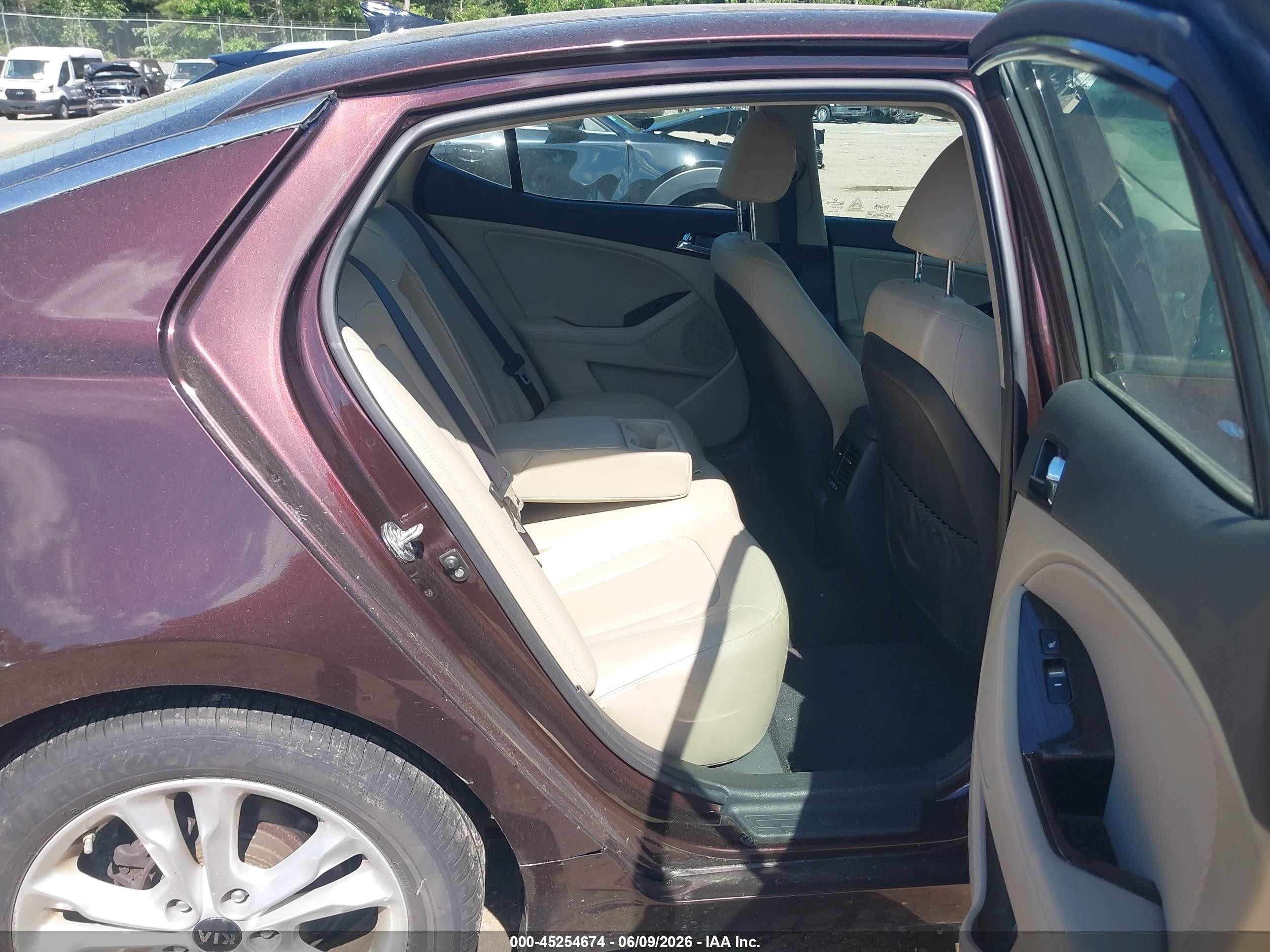 2011 Kia Optima Ex Maroon vin: KNAGN4A73B5116153