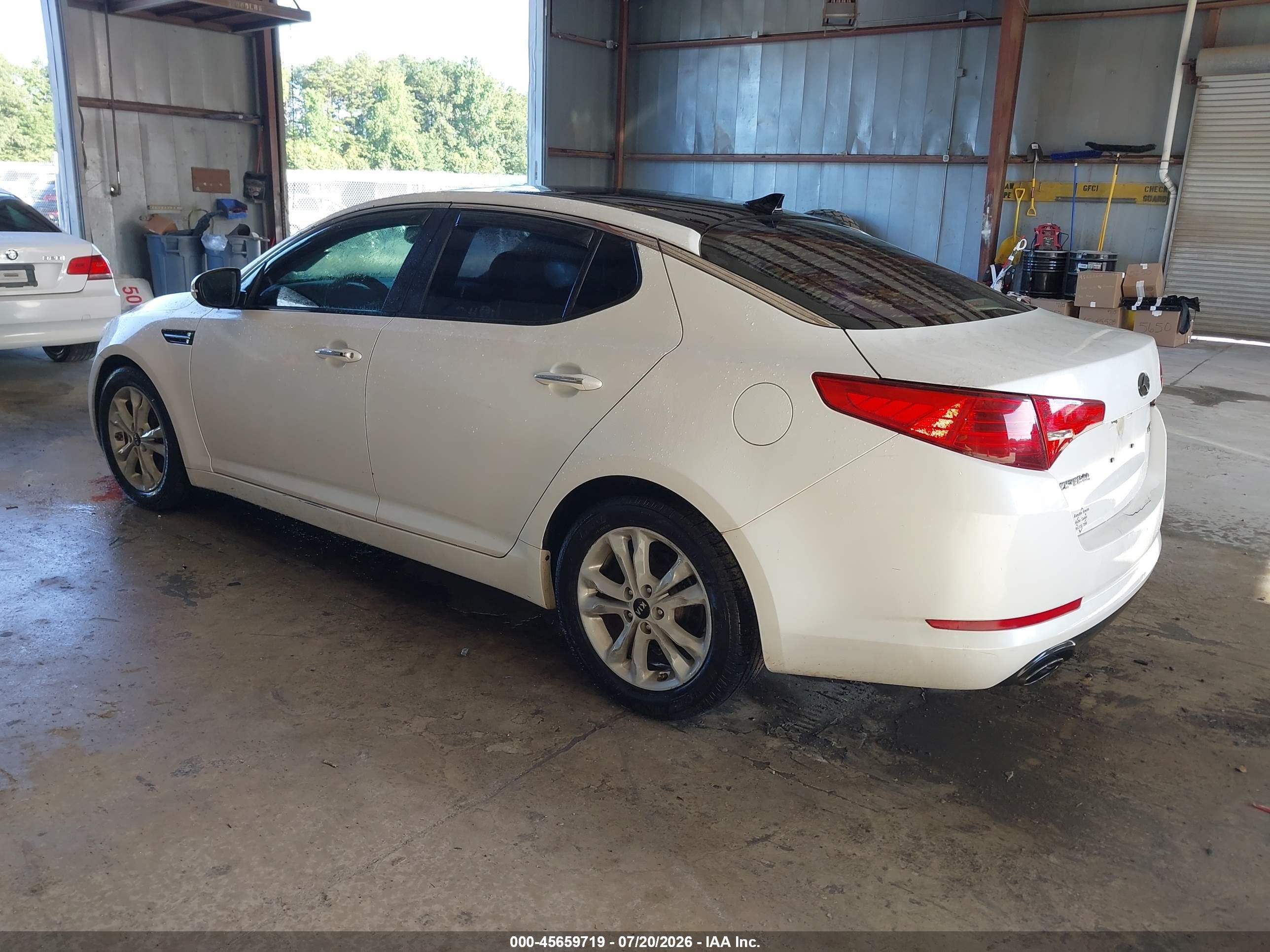 2011 Kia Optima Ex White vin: KNAGN4A74B5054522
