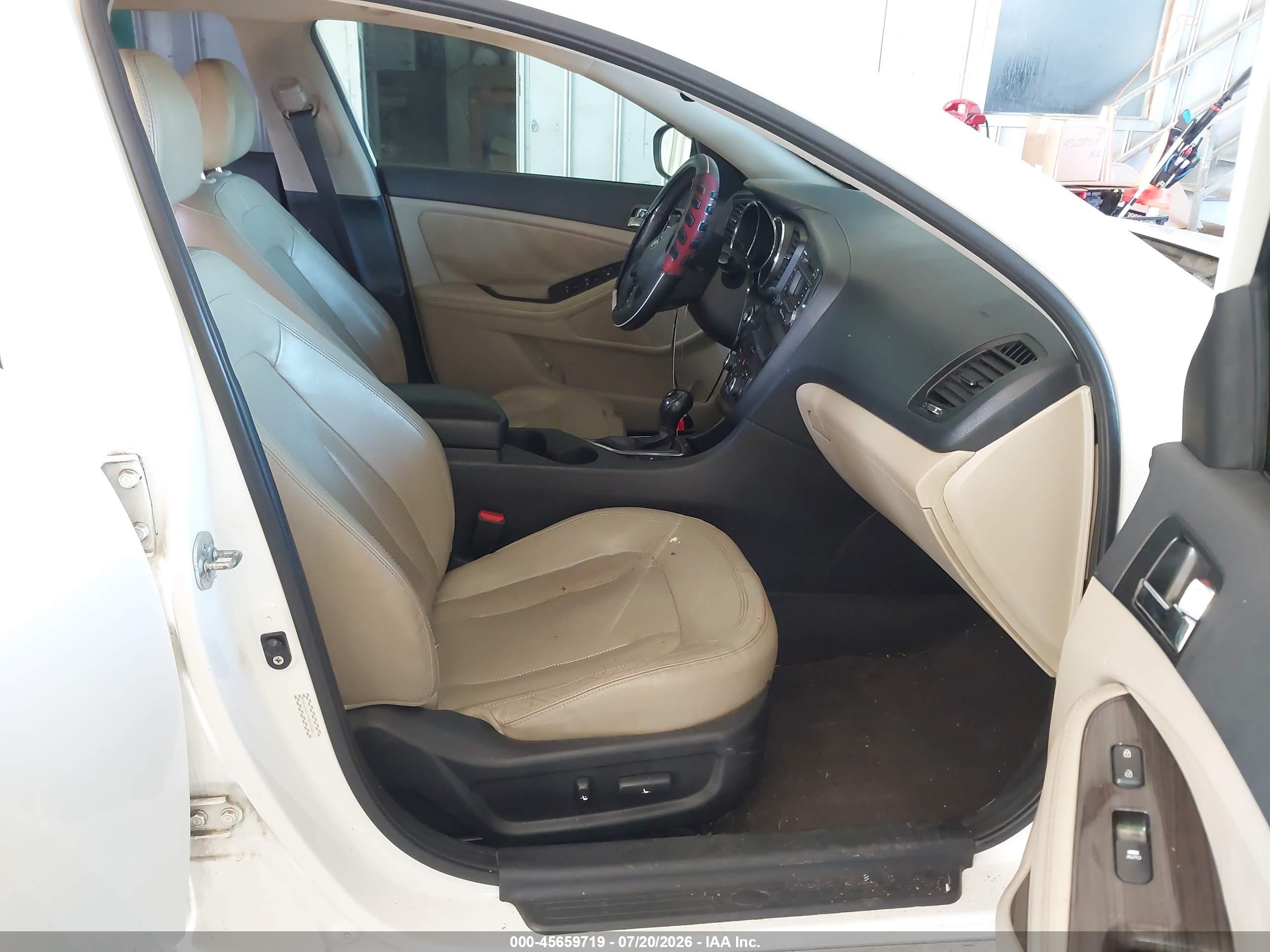 2011 Kia Optima Ex White vin: KNAGN4A74B5054522