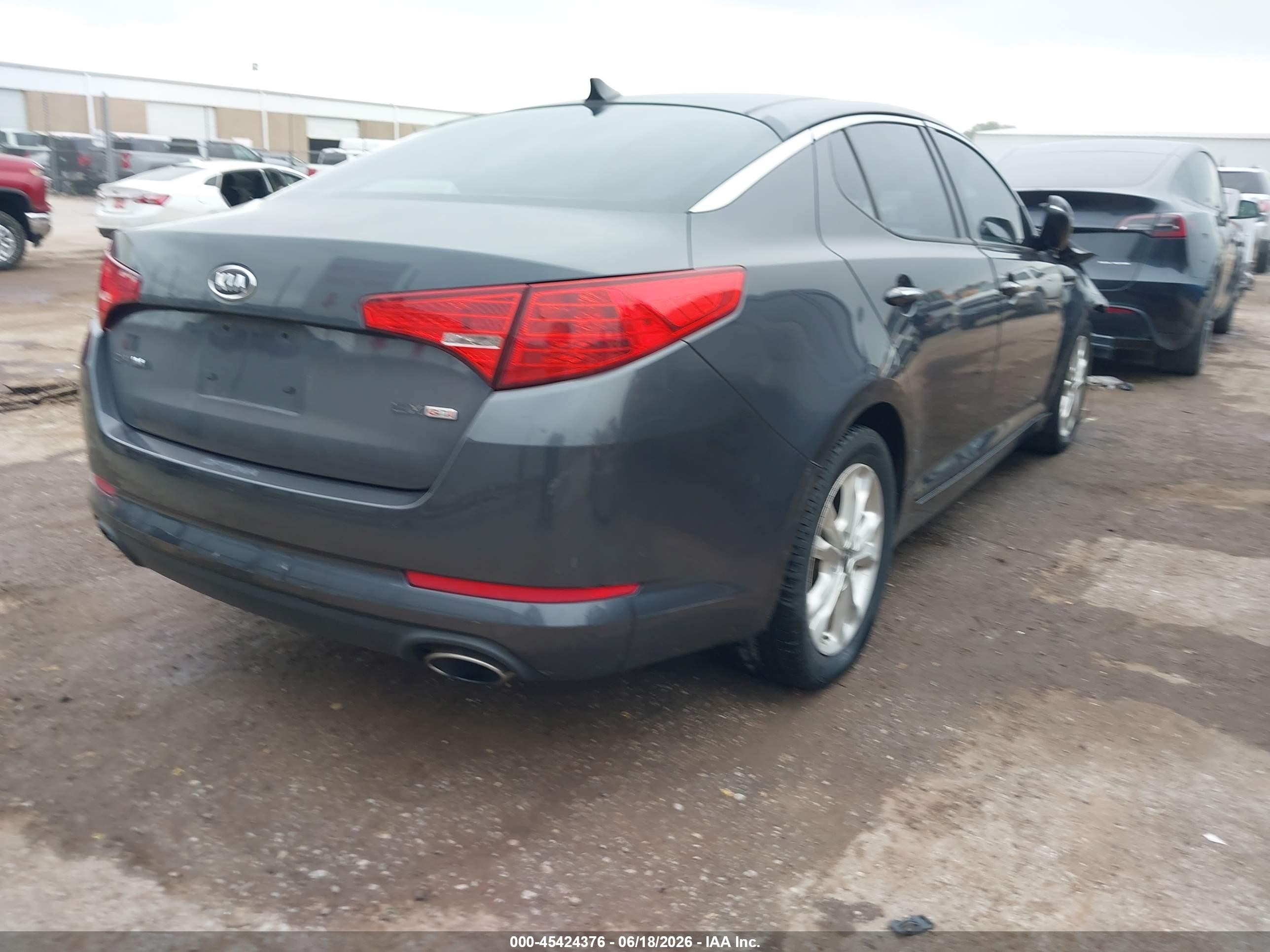2011 Kia Optima Ex Черный vin: KNAGN4A74B5128683