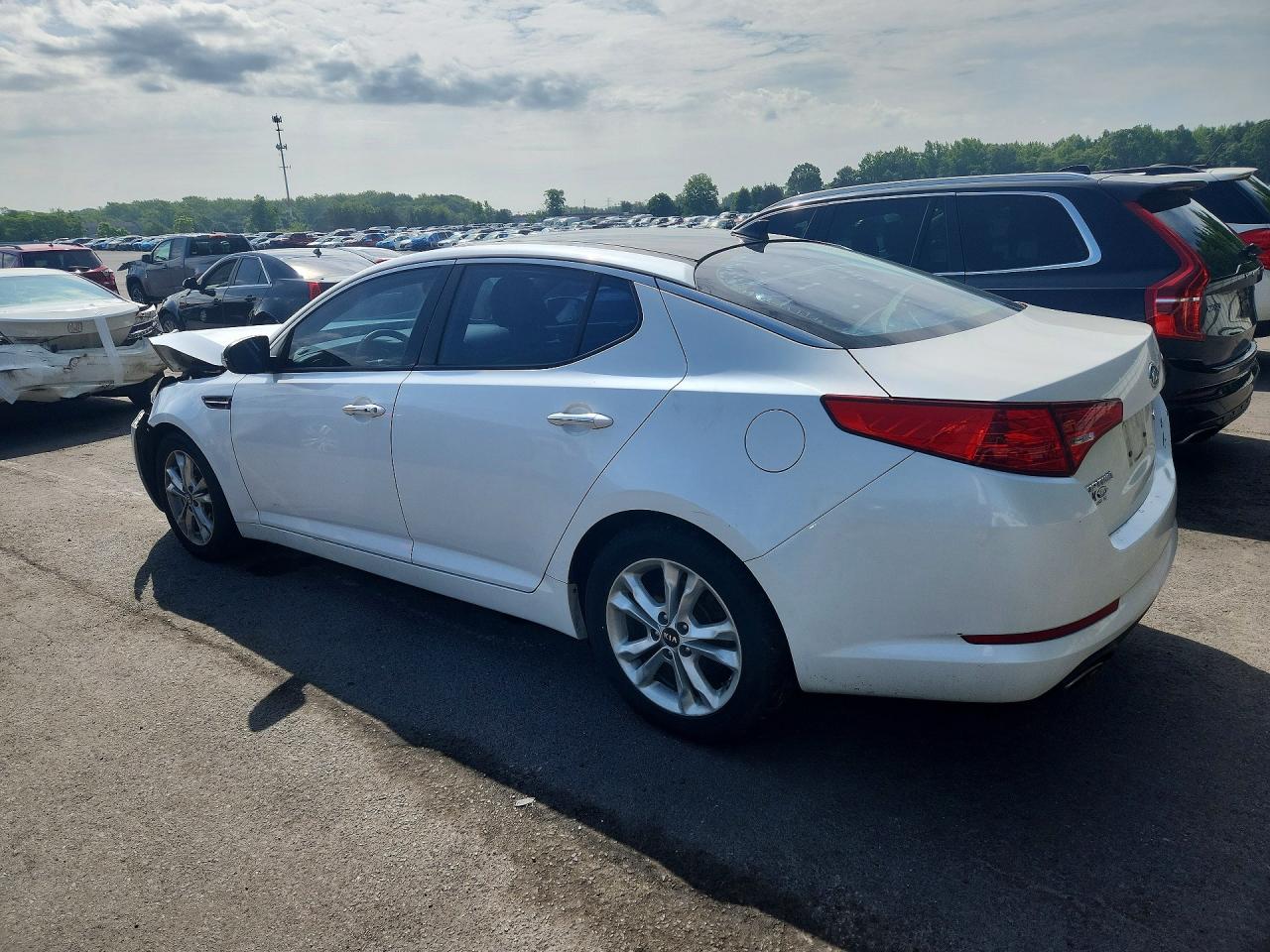 2011 Kia Optima Ex White vin: KNAGN4A75B5168948
