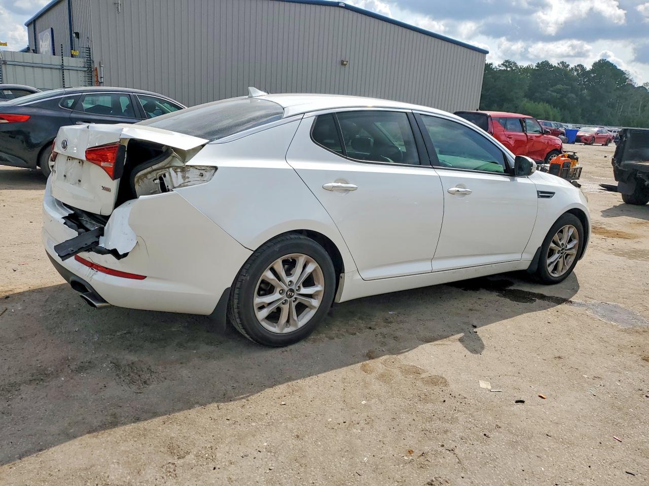 2011 Kia Optima Ex White vin: KNAGN4A76B5153052