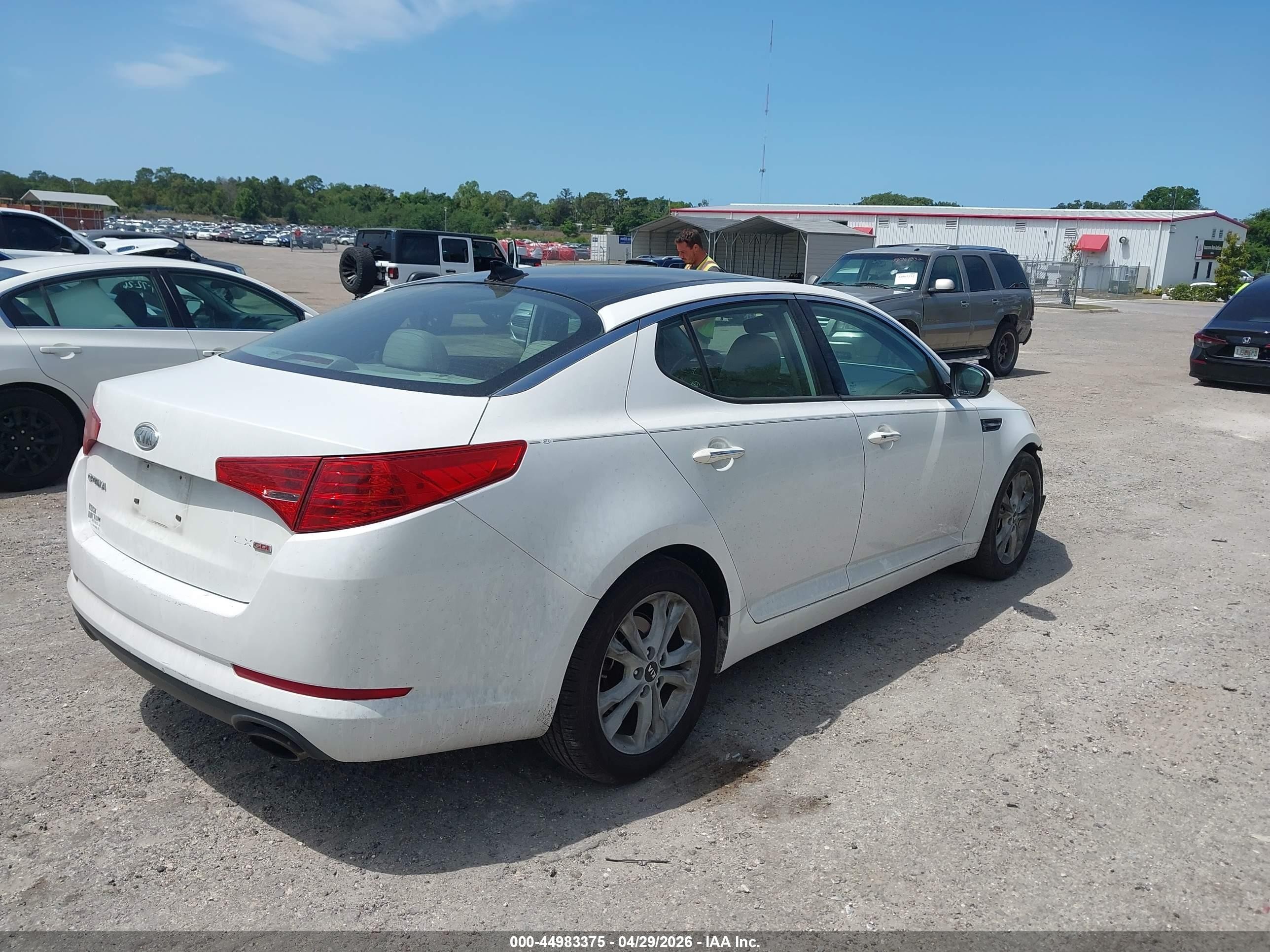 2011 Kia Optima Ex White vin: KNAGN4A76B5158767