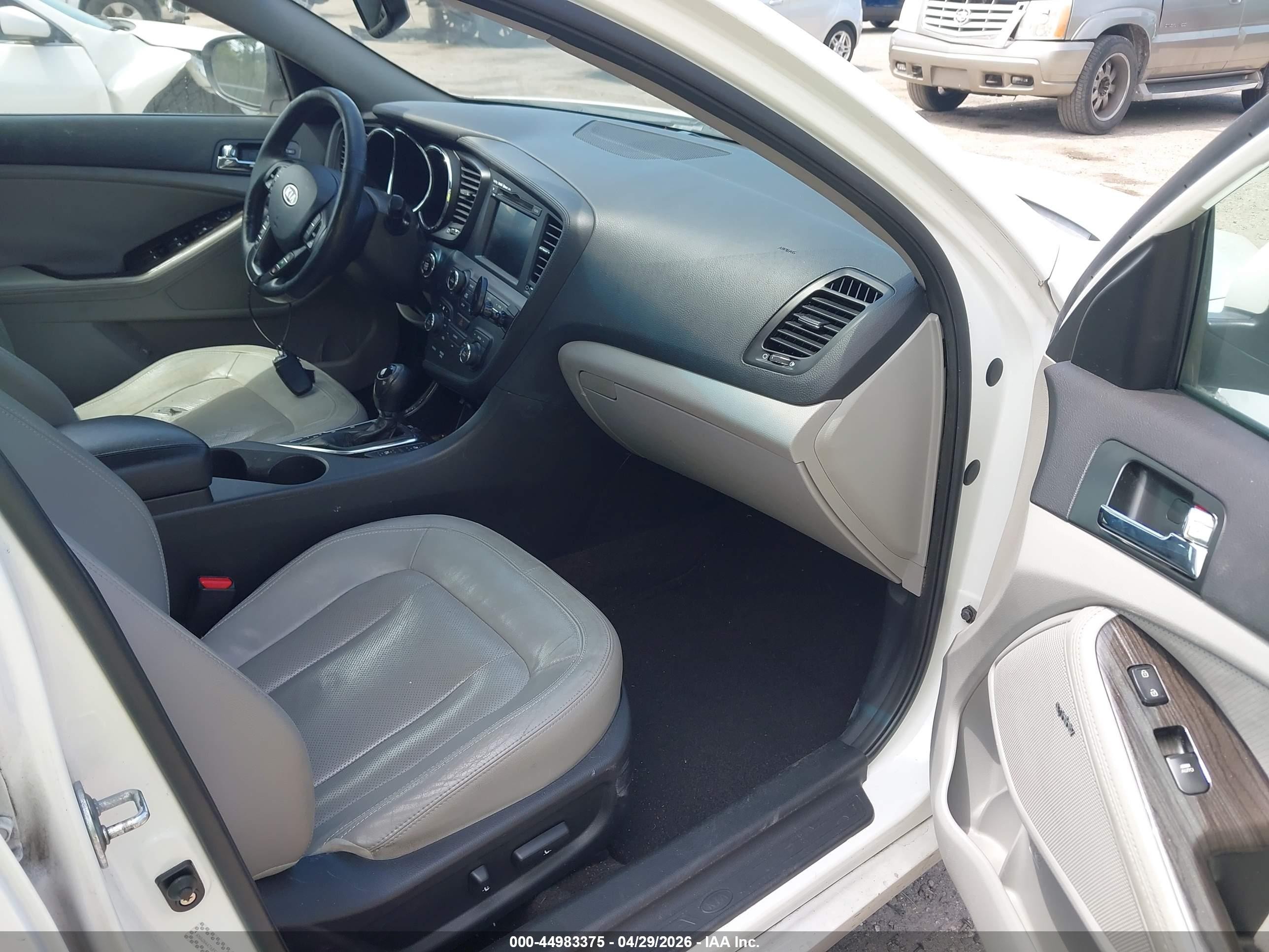 2011 Kia Optima Ex White vin: KNAGN4A76B5158767