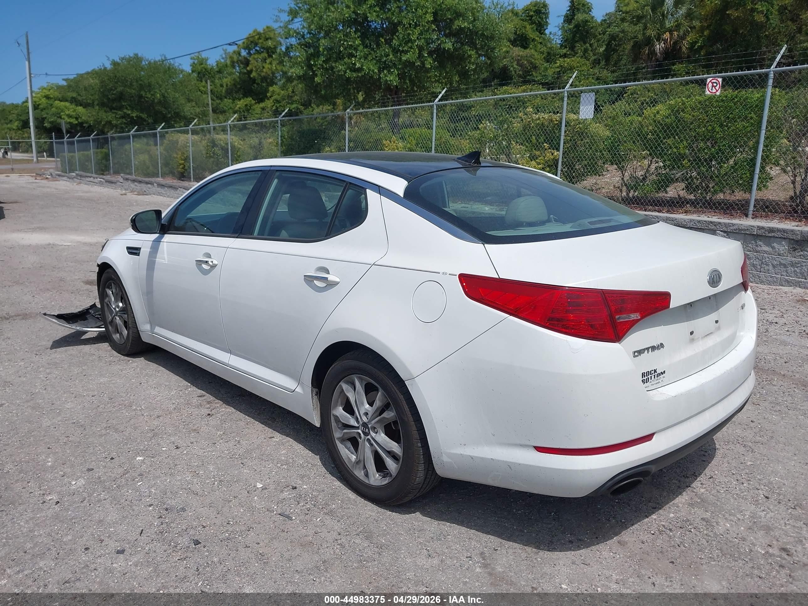 2011 Kia Optima Ex White vin: KNAGN4A76B5158767