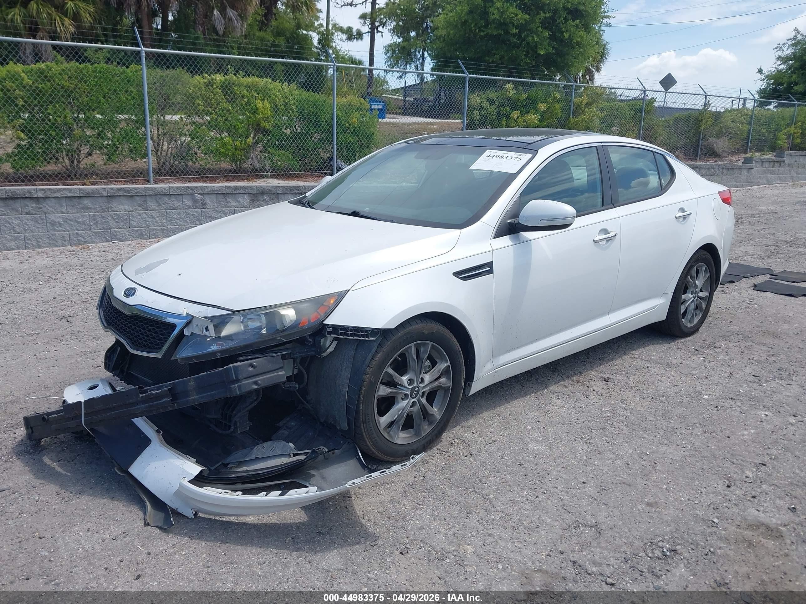 2011 Kia Optima Ex White vin: KNAGN4A76B5158767