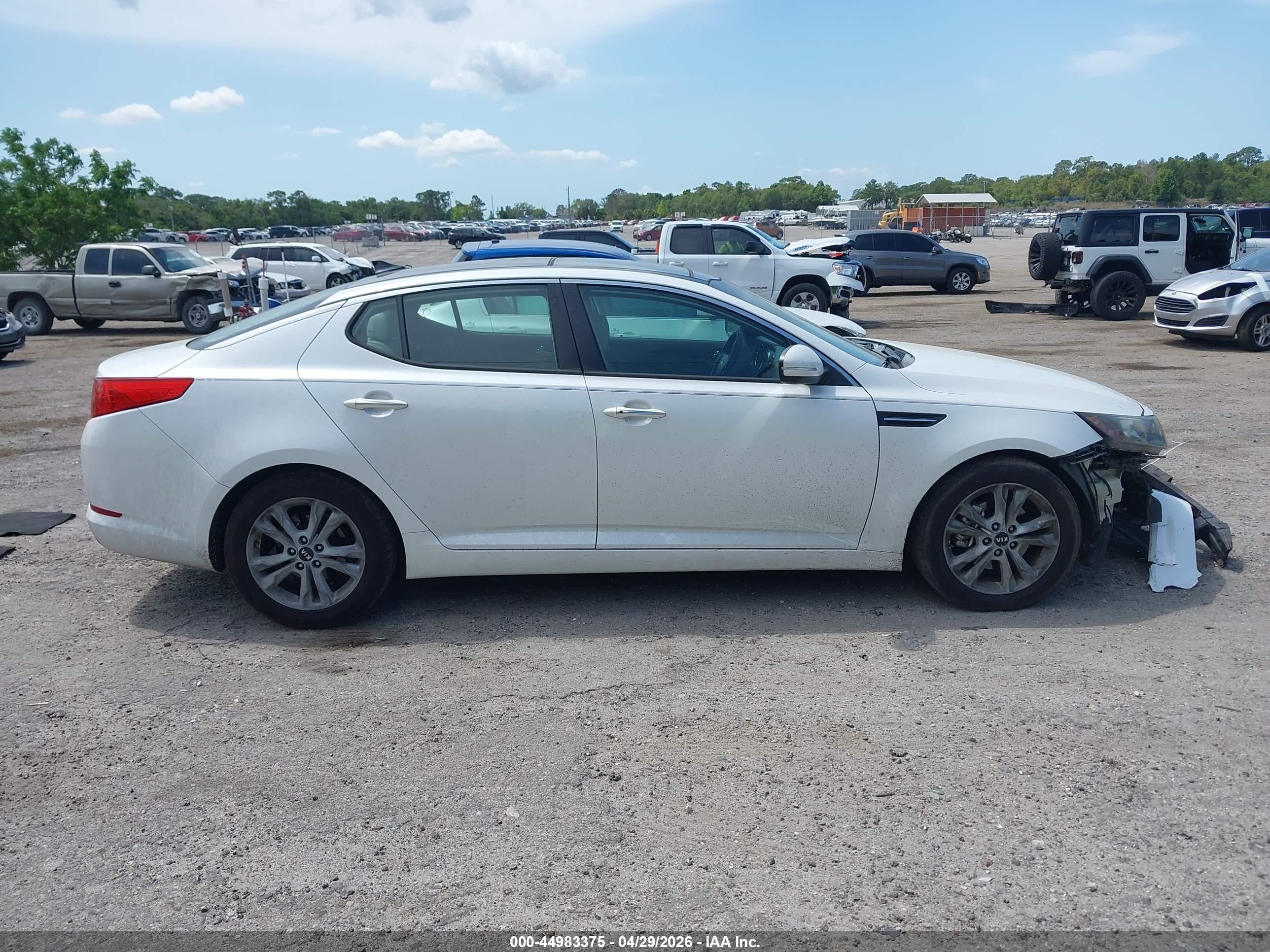 2011 Kia Optima Ex White vin: KNAGN4A76B5158767