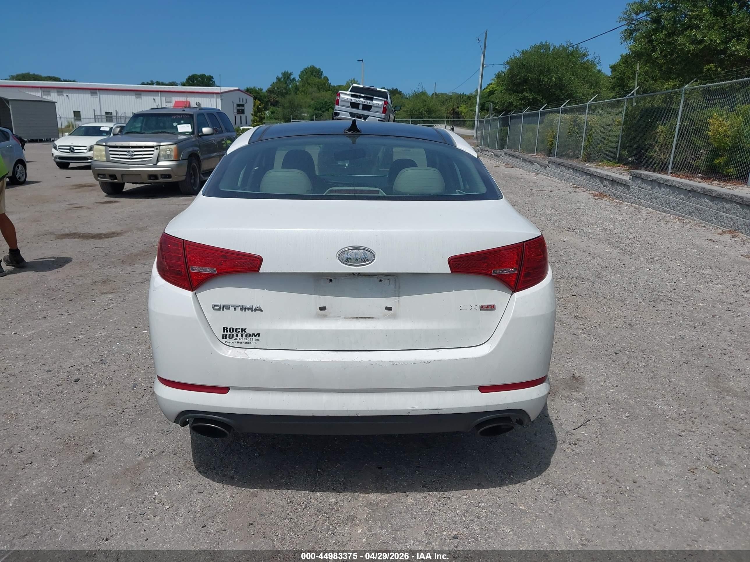 2011 Kia Optima Ex White vin: KNAGN4A76B5158767