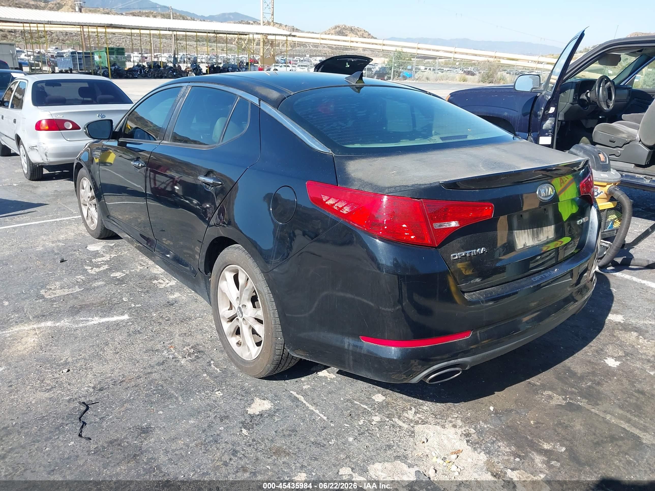 2011 Kia Optima Ex Black vin: KNAGN4A76B5173575